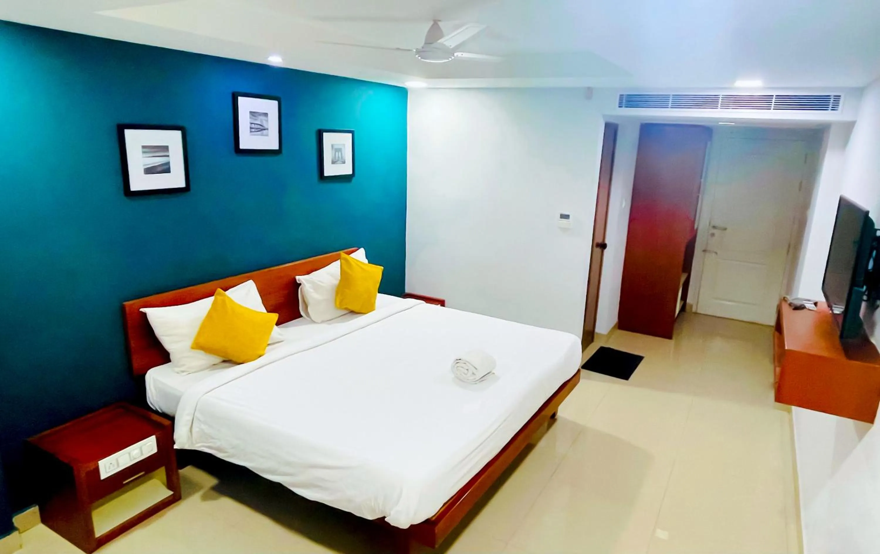 Bed in The Reach Hotel