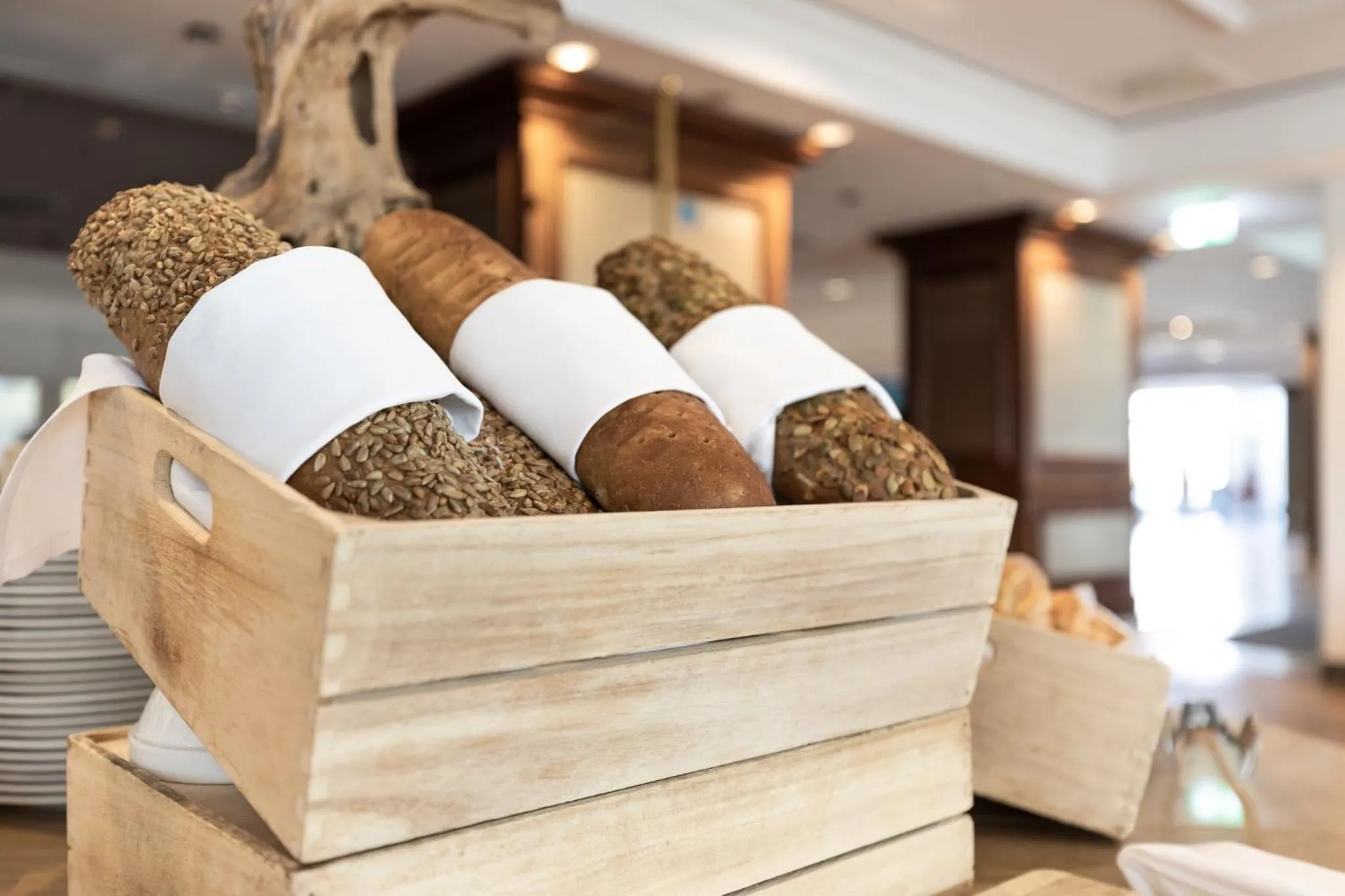 Restaurant/places to eat in Garner Hotel Rüsselsheim by IHG