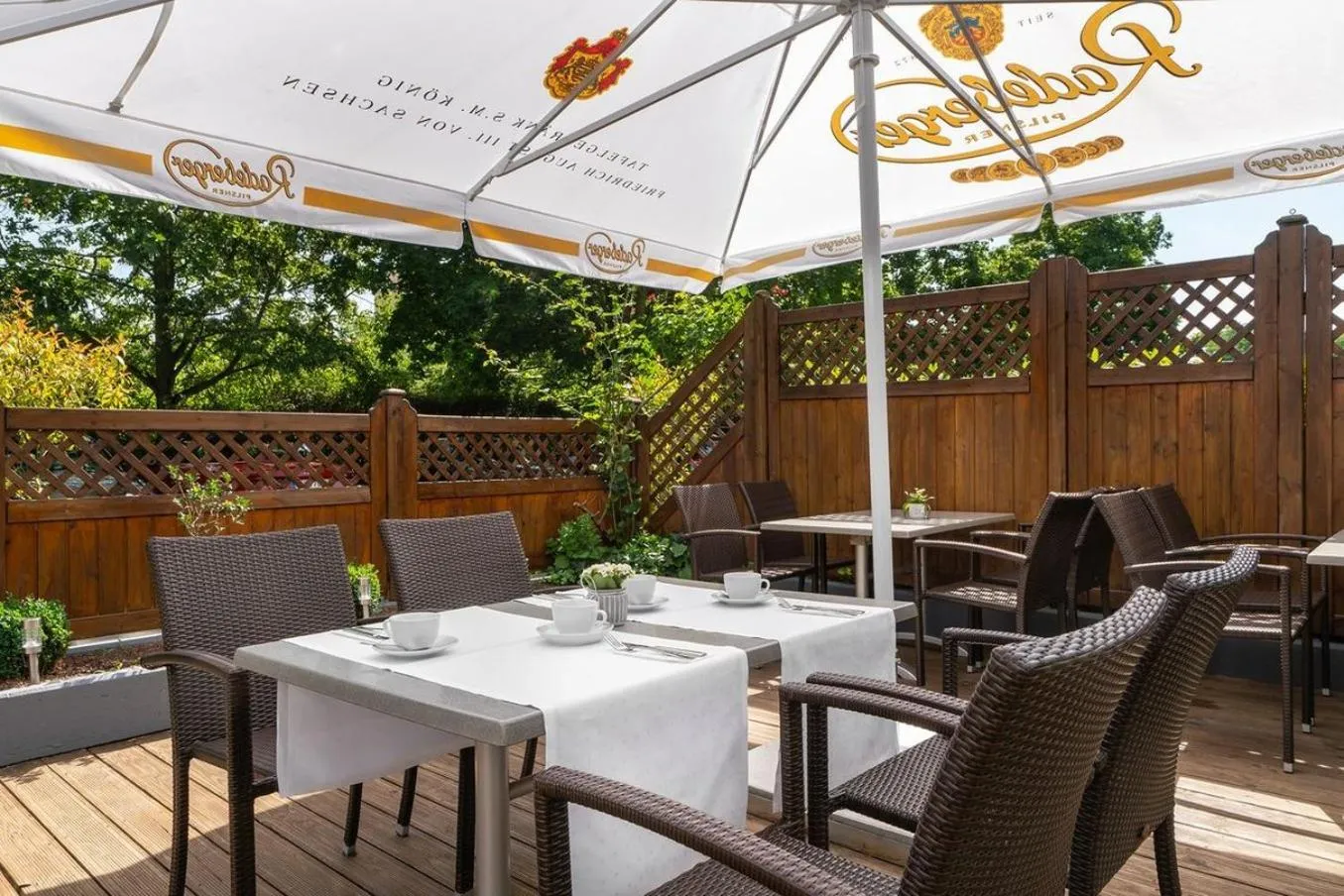Restaurant/places to eat in Garner Hotel Rüsselsheim by IHG