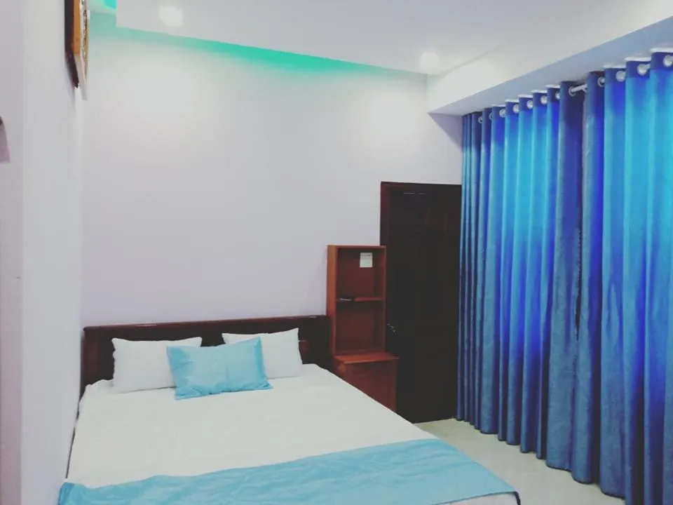 Photo of the whole room, Bed in Khách sạn Nghinh Phong Beach Tuy Hòa