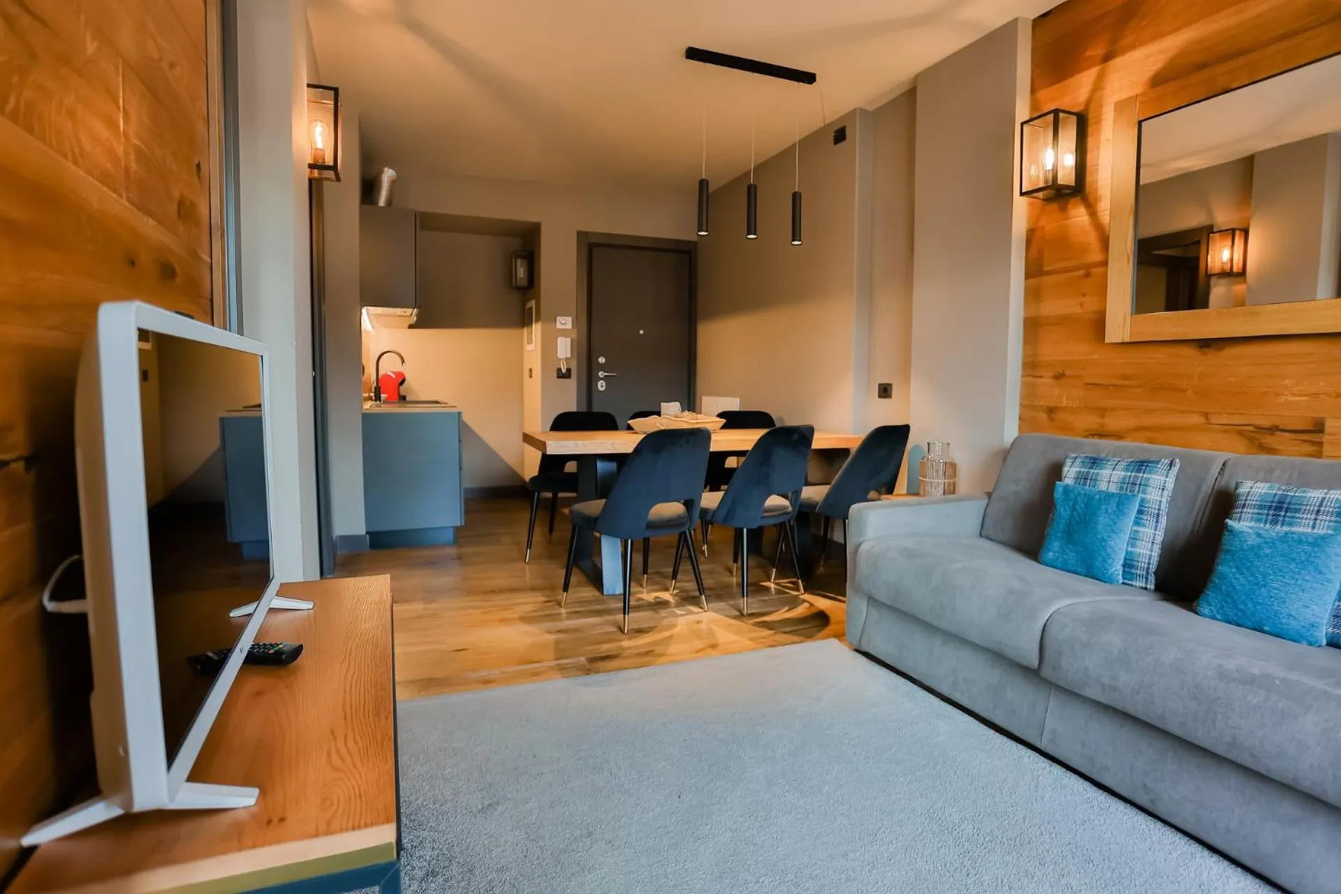 TV and multimedia in Chalet Everest - Luxury Apartments