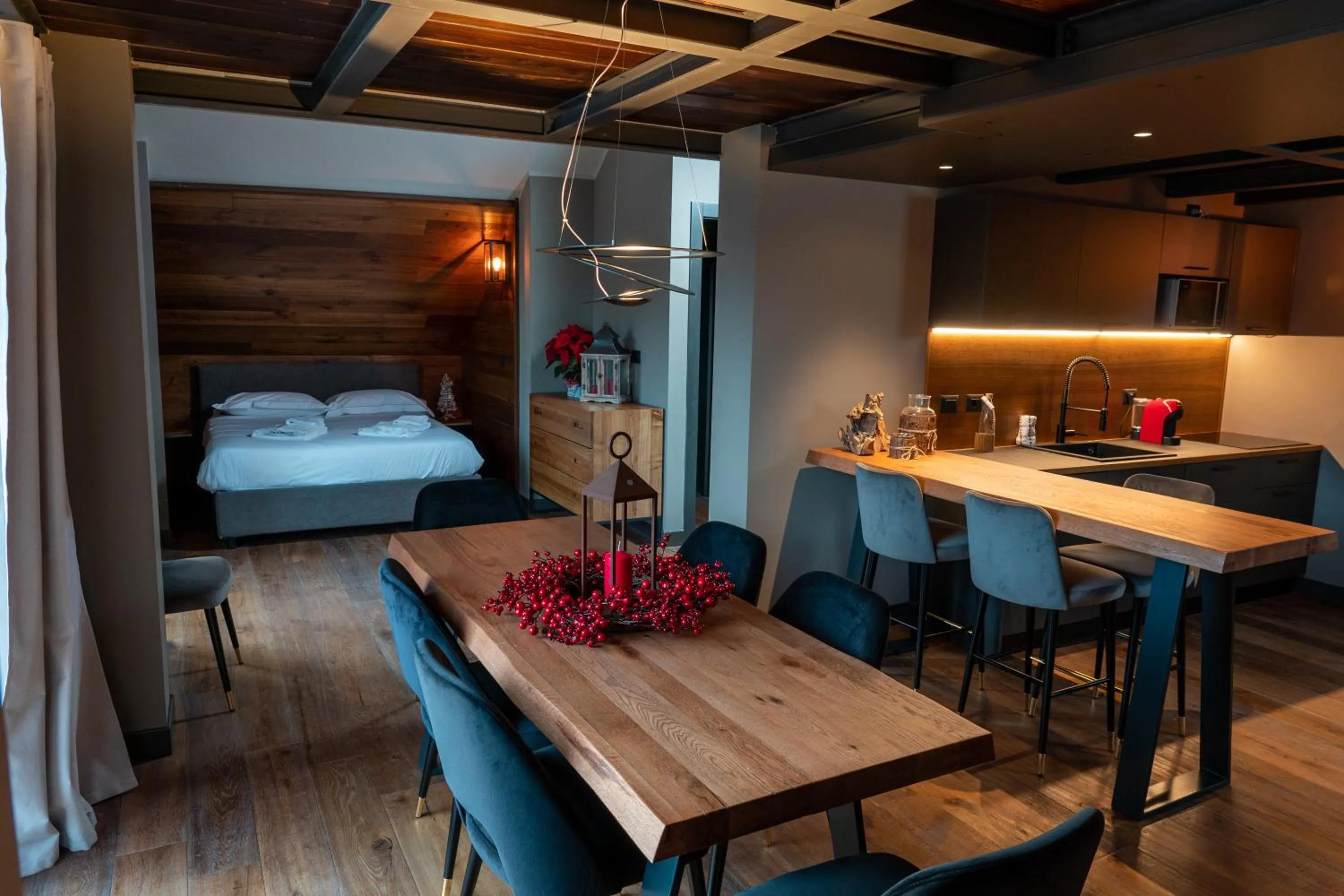 Kitchen or kitchenette, Bed in Chalet Everest - Luxury Apartments