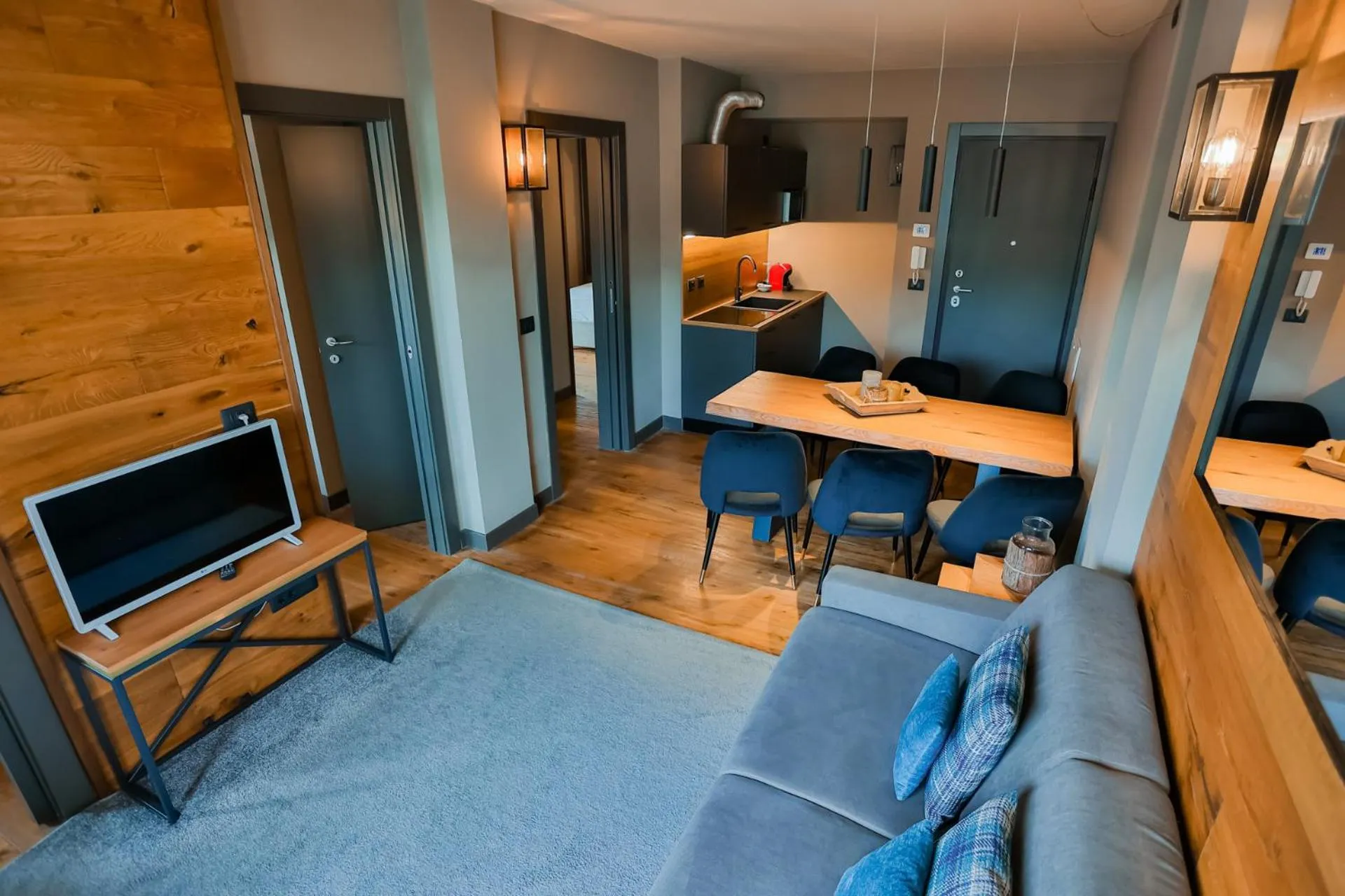 TV and multimedia, Bed in Chalet Everest - Luxury Apartments