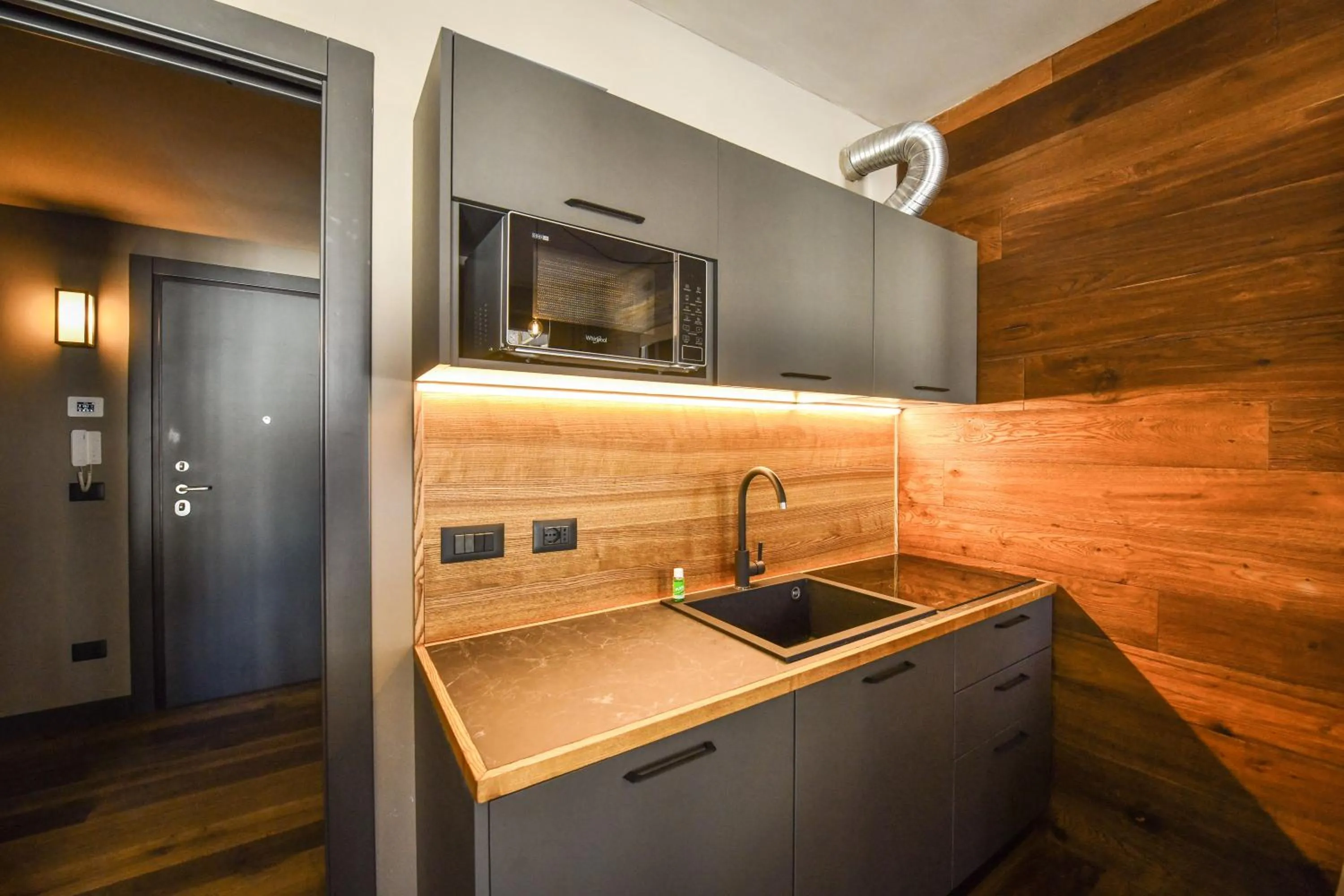 Kitchen or kitchenette in Chalet Everest - Luxury Apartments