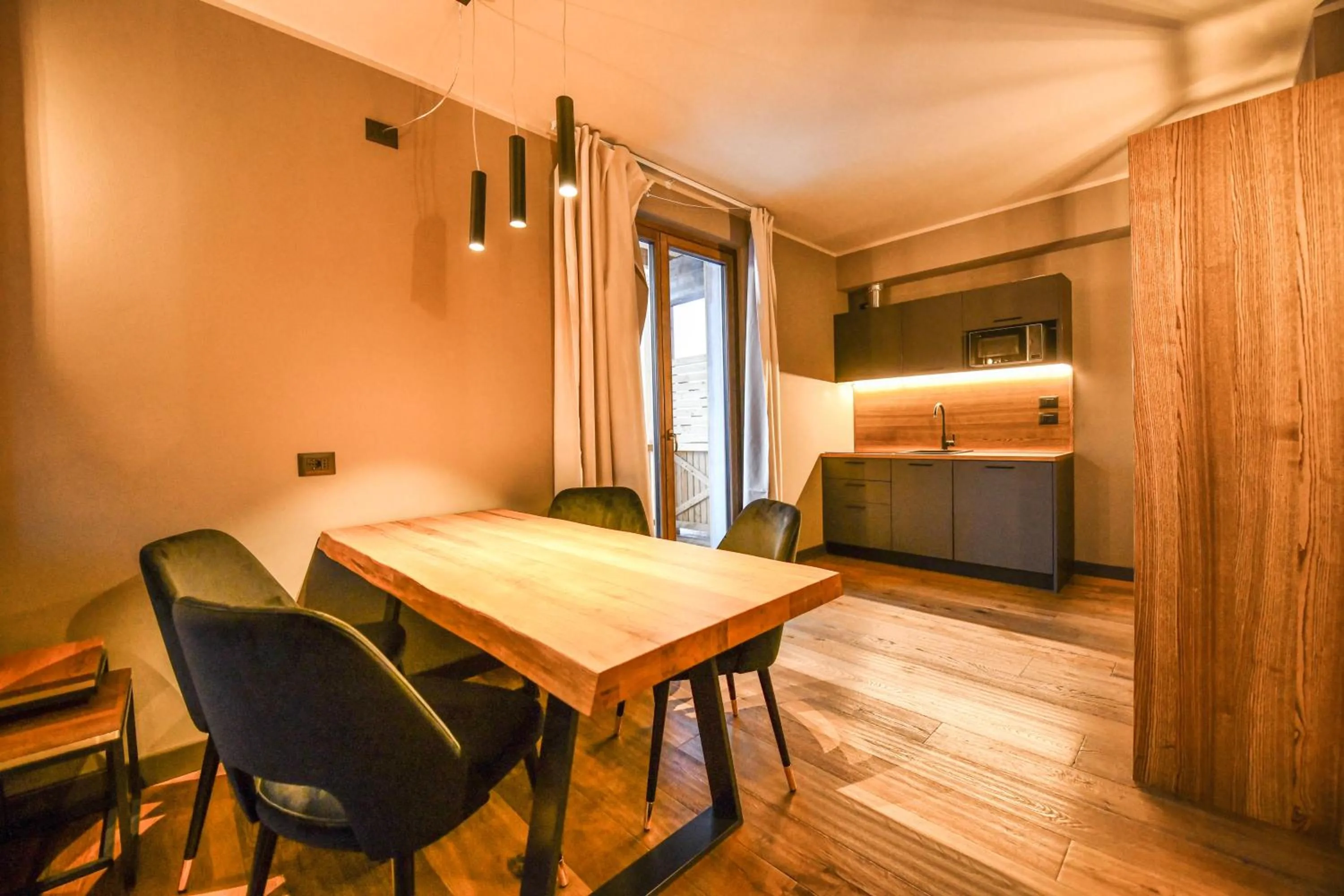 Dining area in Chalet Everest - Luxury Apartments