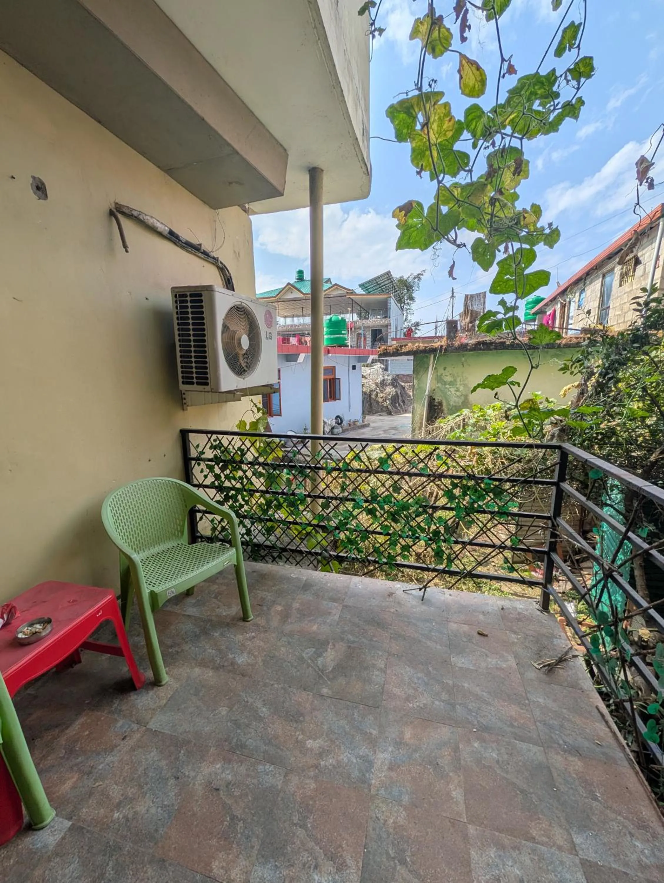 Balcony/Terrace in Nandini Villa Dharamshala