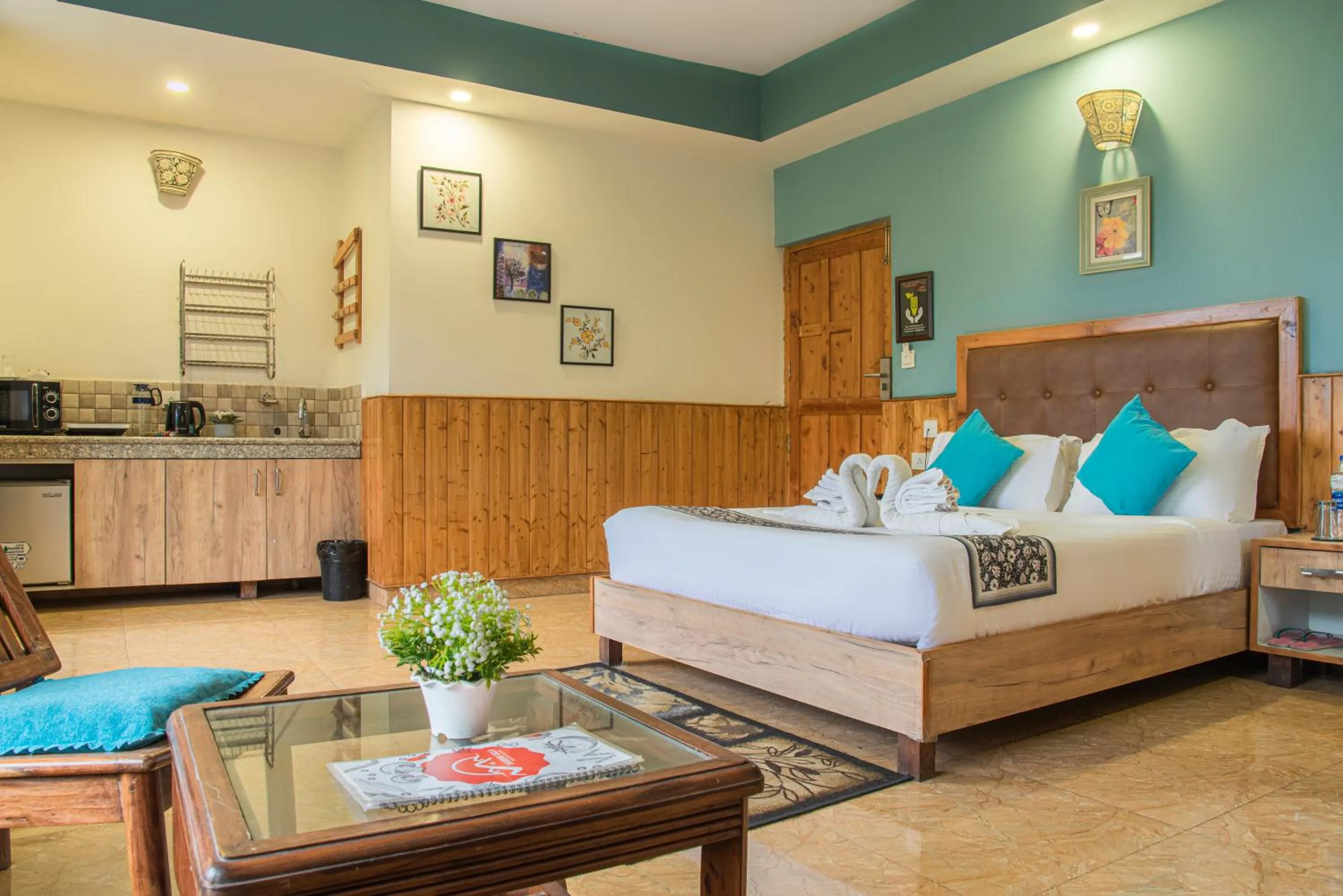 Photo of the whole room, Bed in Nandini Villa Dharamshala