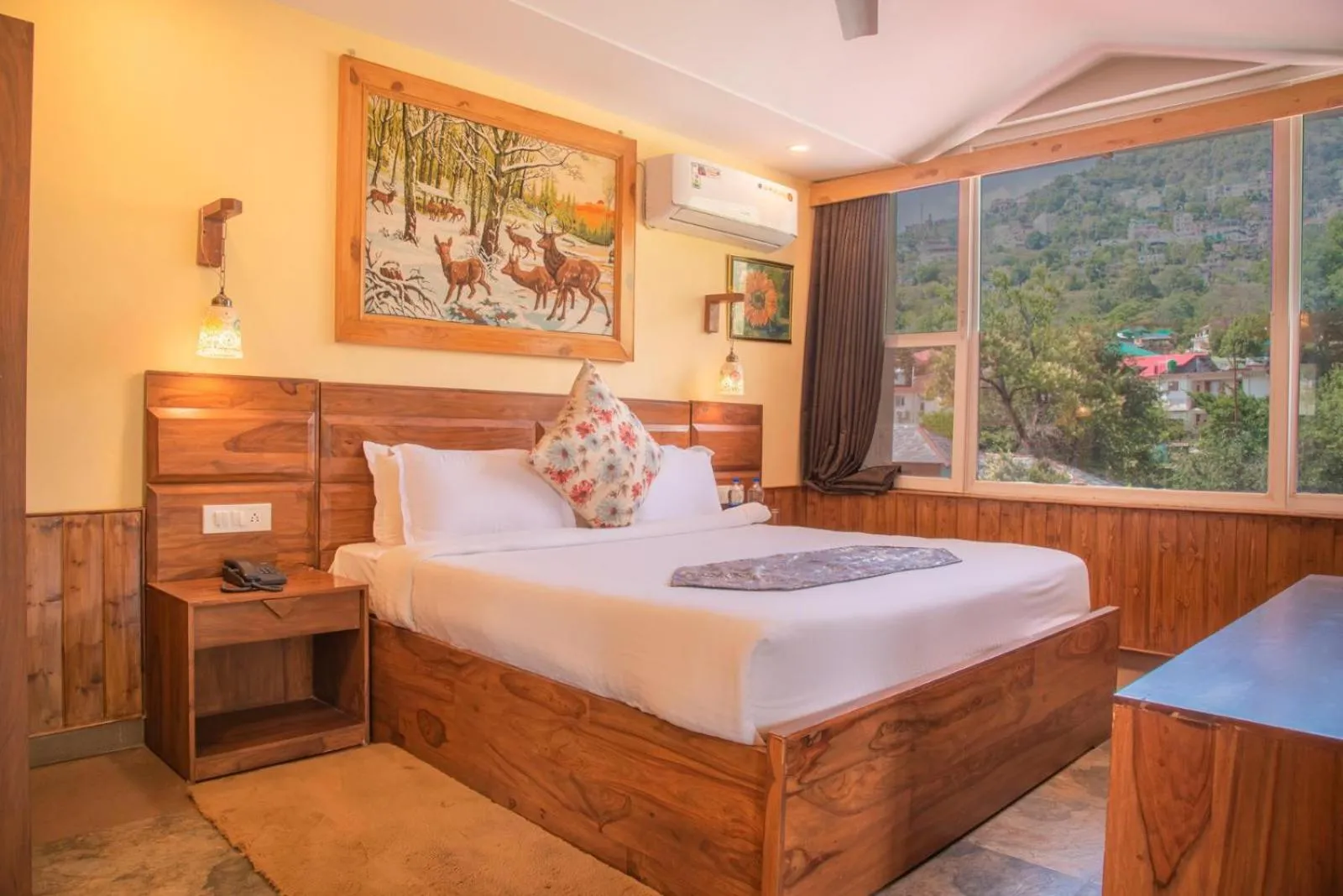 Bedroom, Bed in Nandini Villa Dharamshala