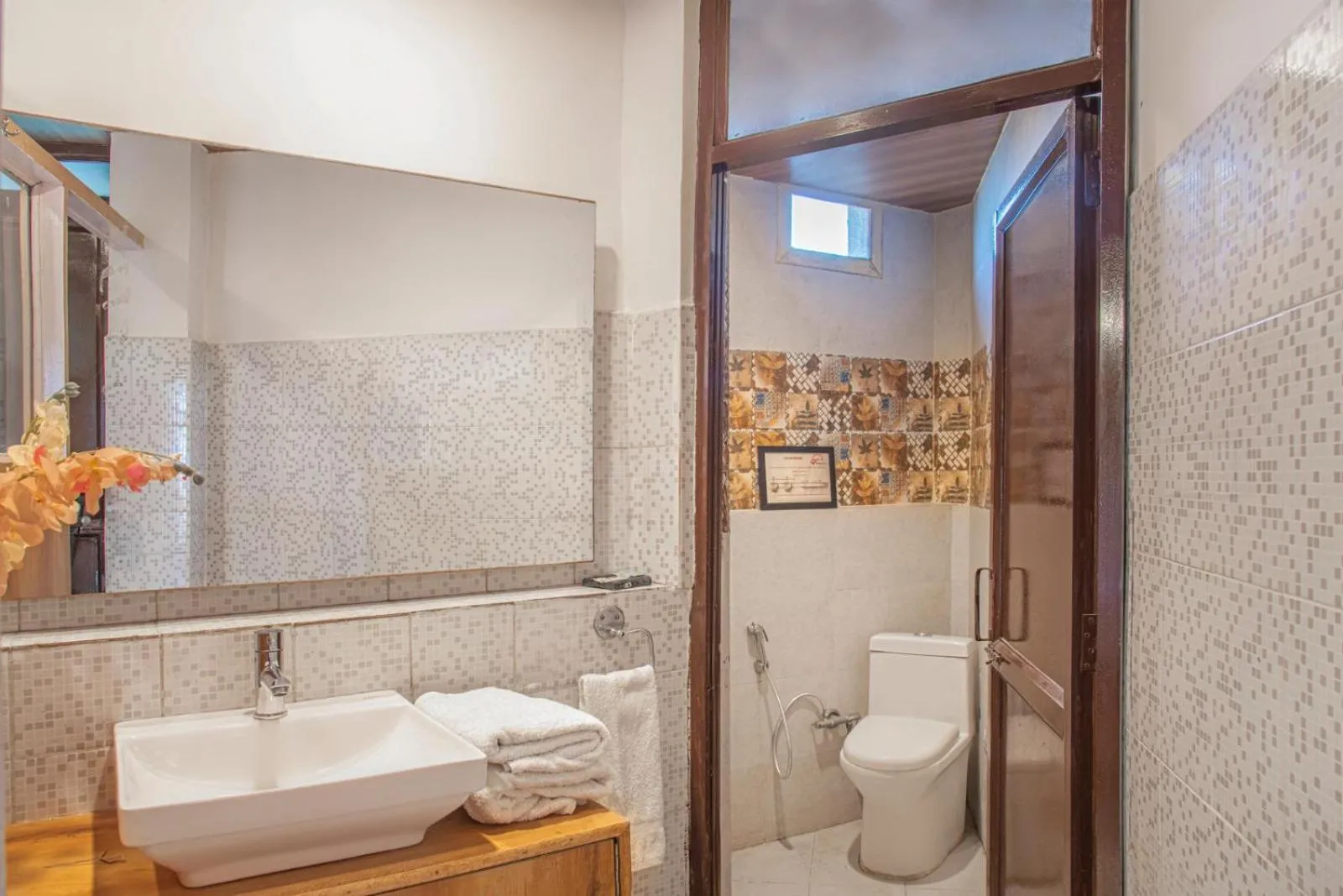 Toilet in Nandini Villa Dharamshala