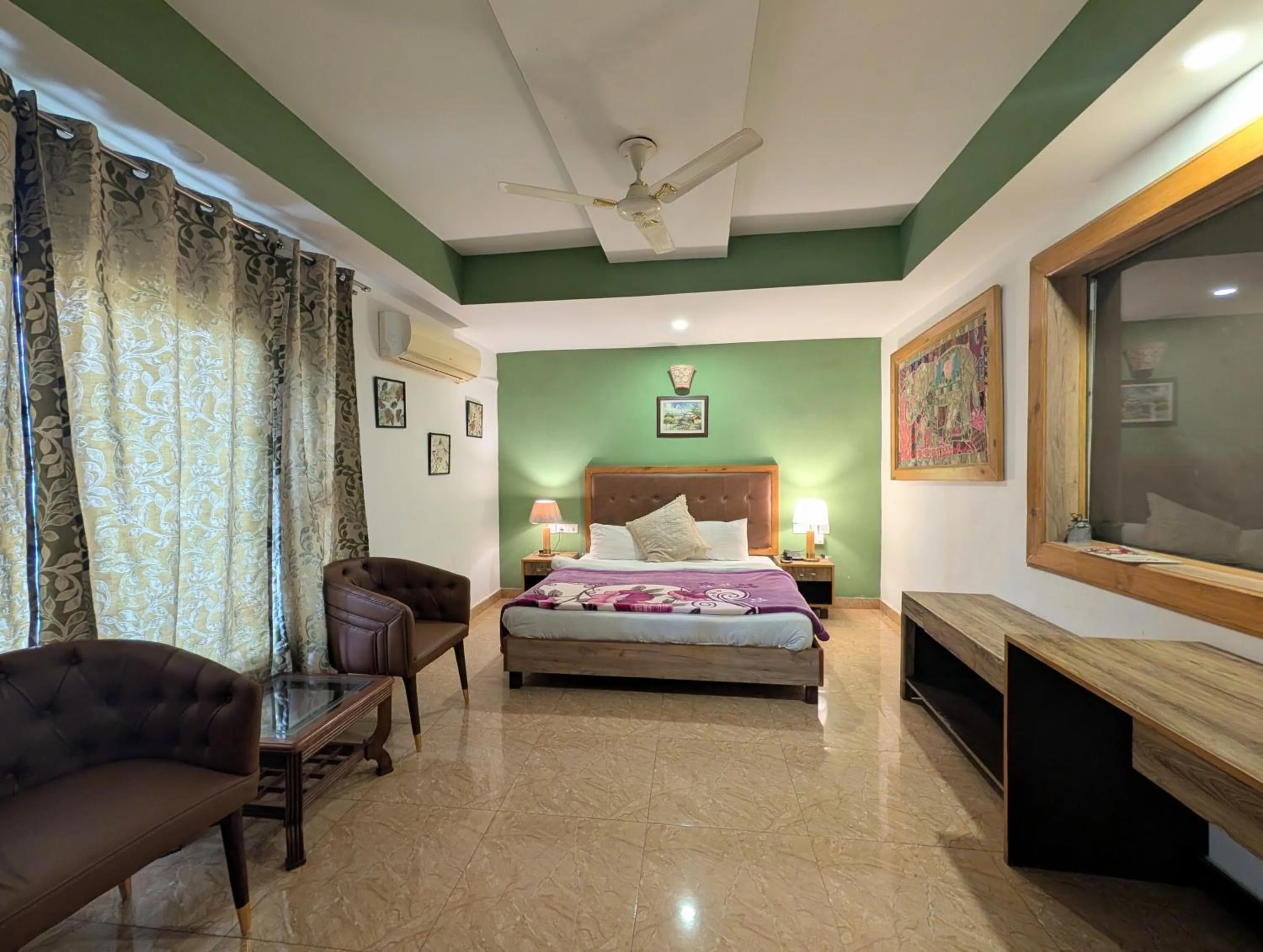 Balcony/Terrace, Bed in Nandini Villa Dharamshala