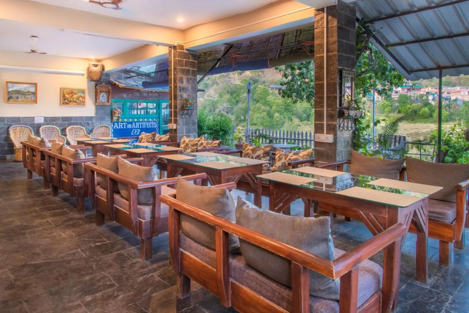 Restaurant/places to eat in Nandini Villa Dharamshala