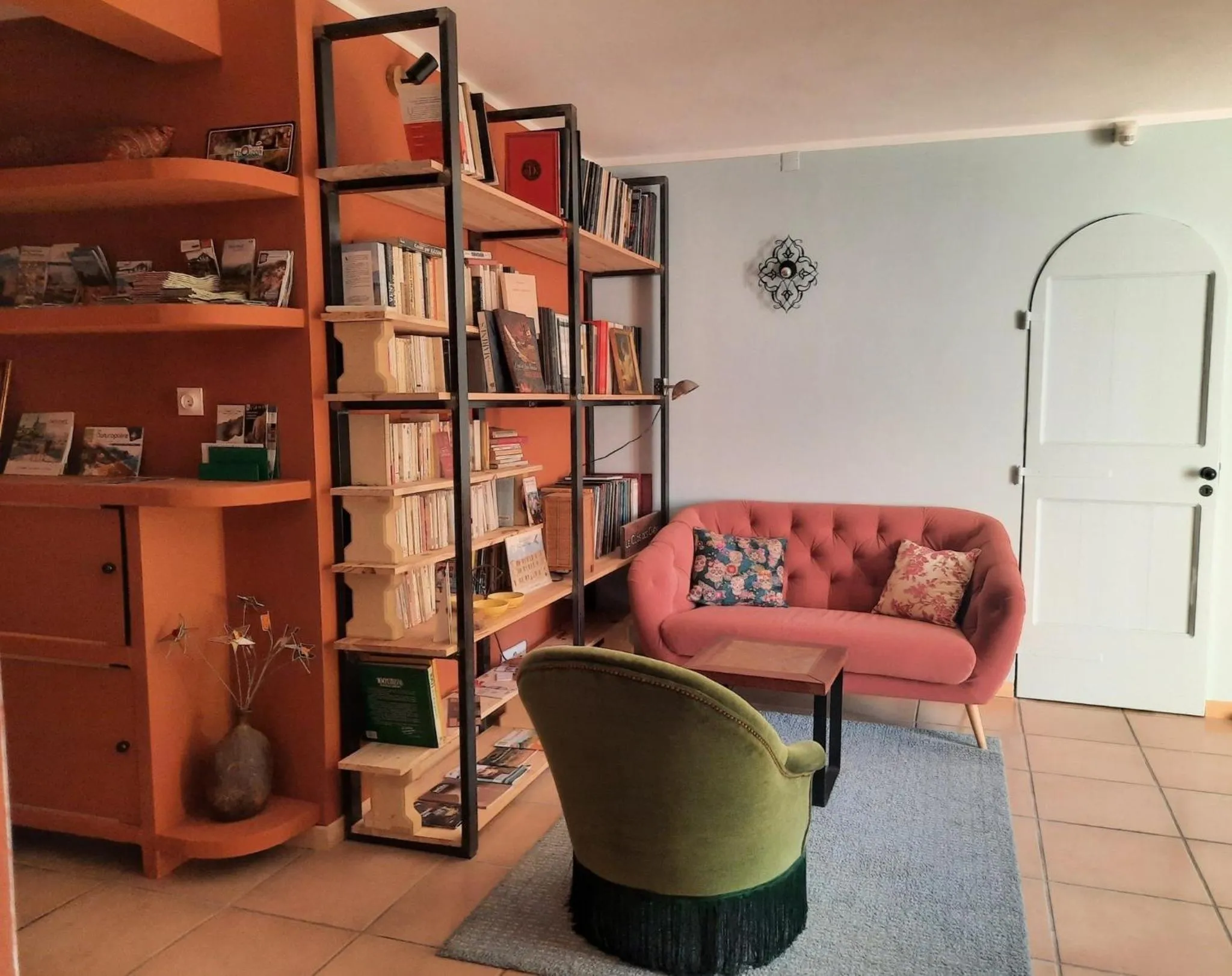 Communal lounge/ TV room in Le Clos des Chênes