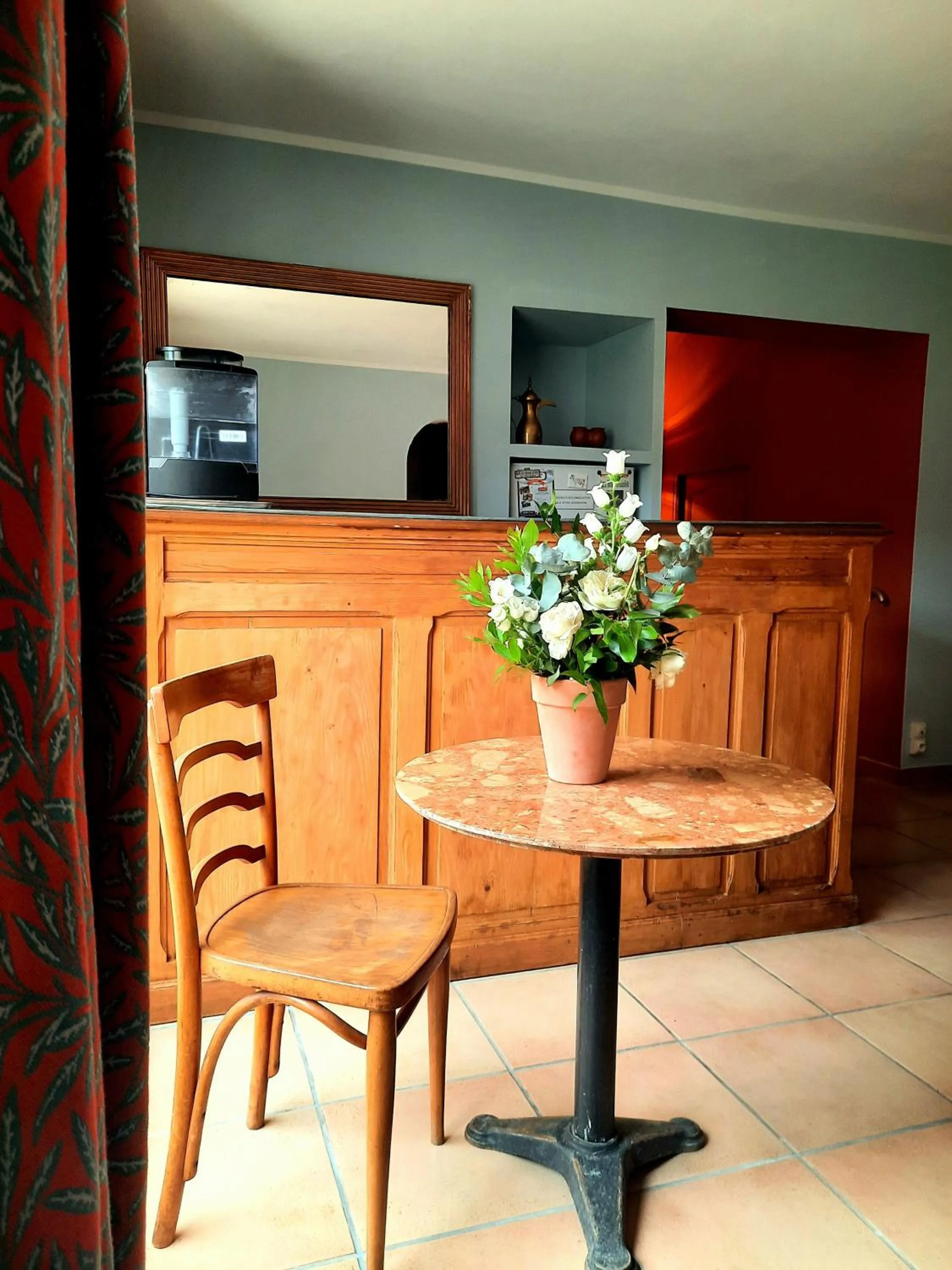 Communal lounge/ TV room in Le Clos des Chênes