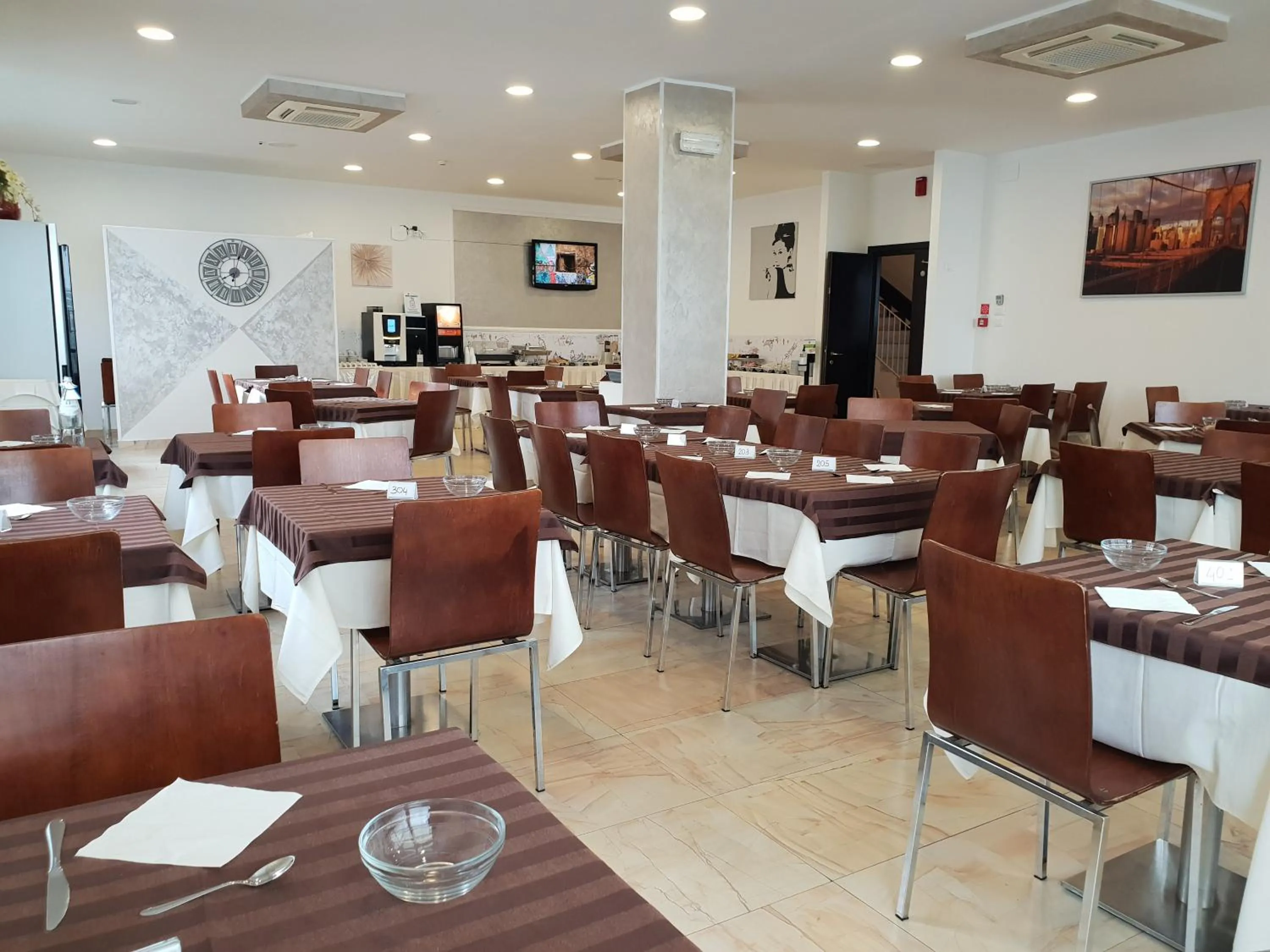 Restaurant/places to eat in HOTEL DIAMANTE