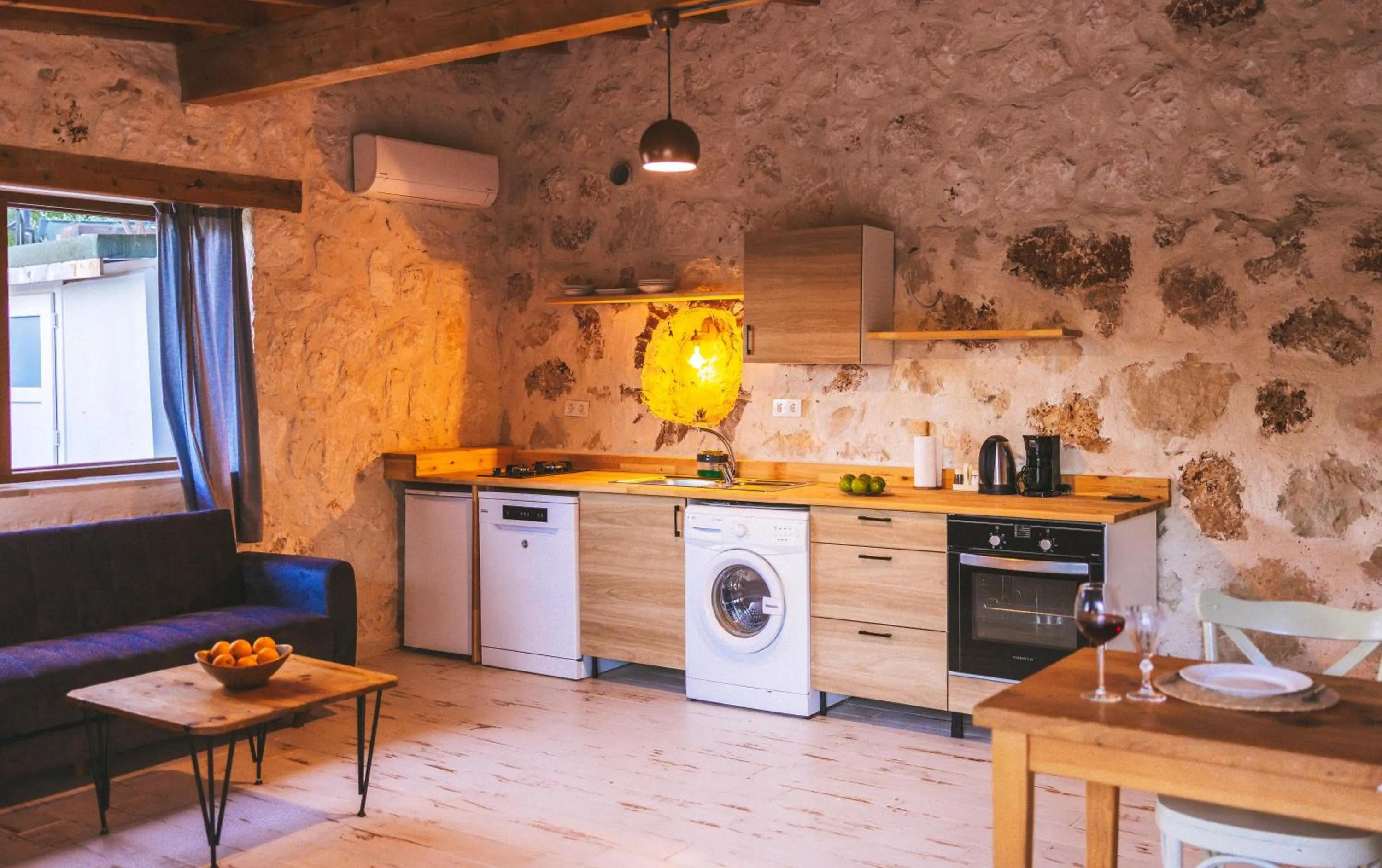 Dining area in Bademlique Stone Rooms