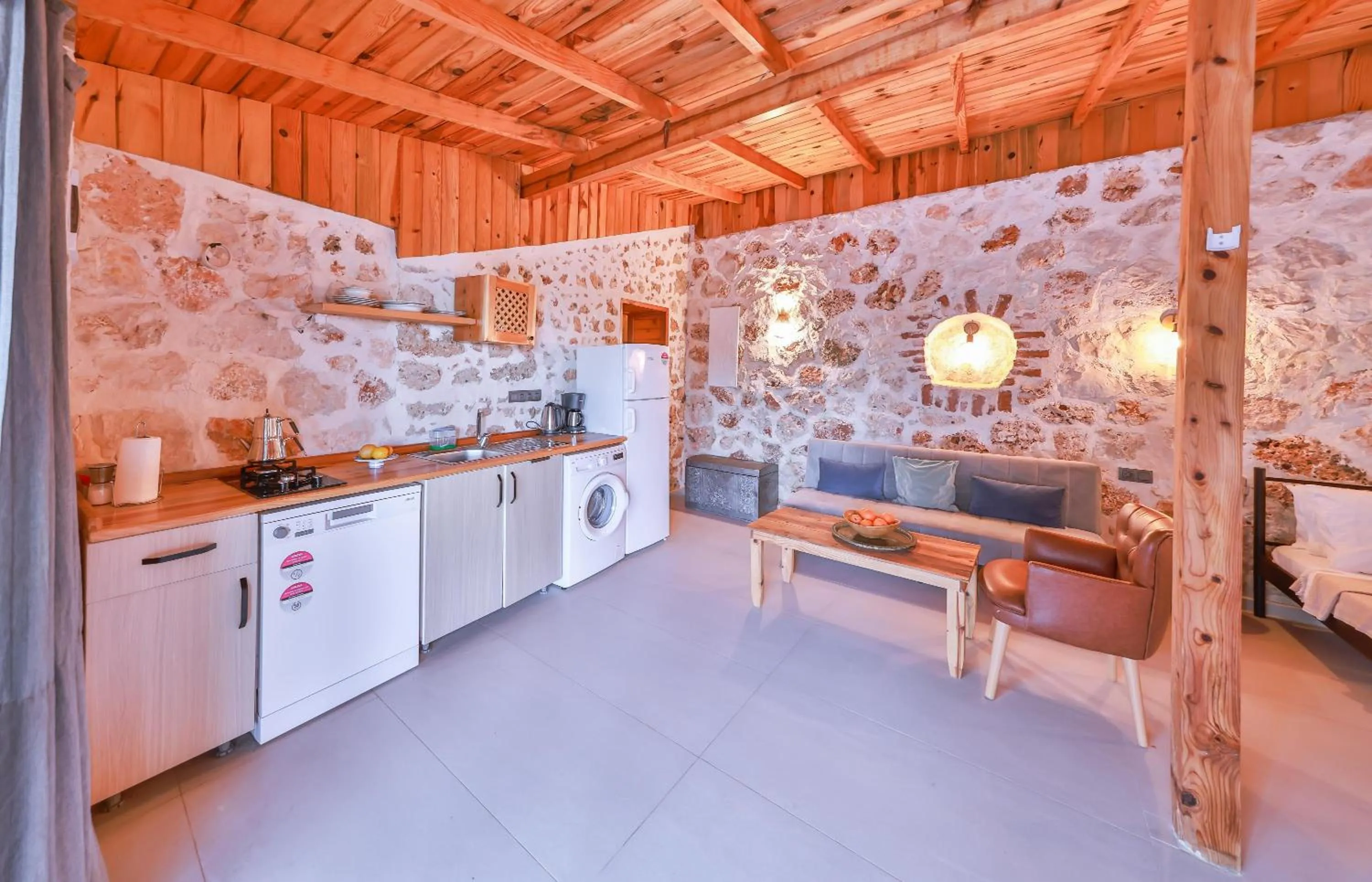 Kitchen or kitchenette in Bademlique Stone Rooms