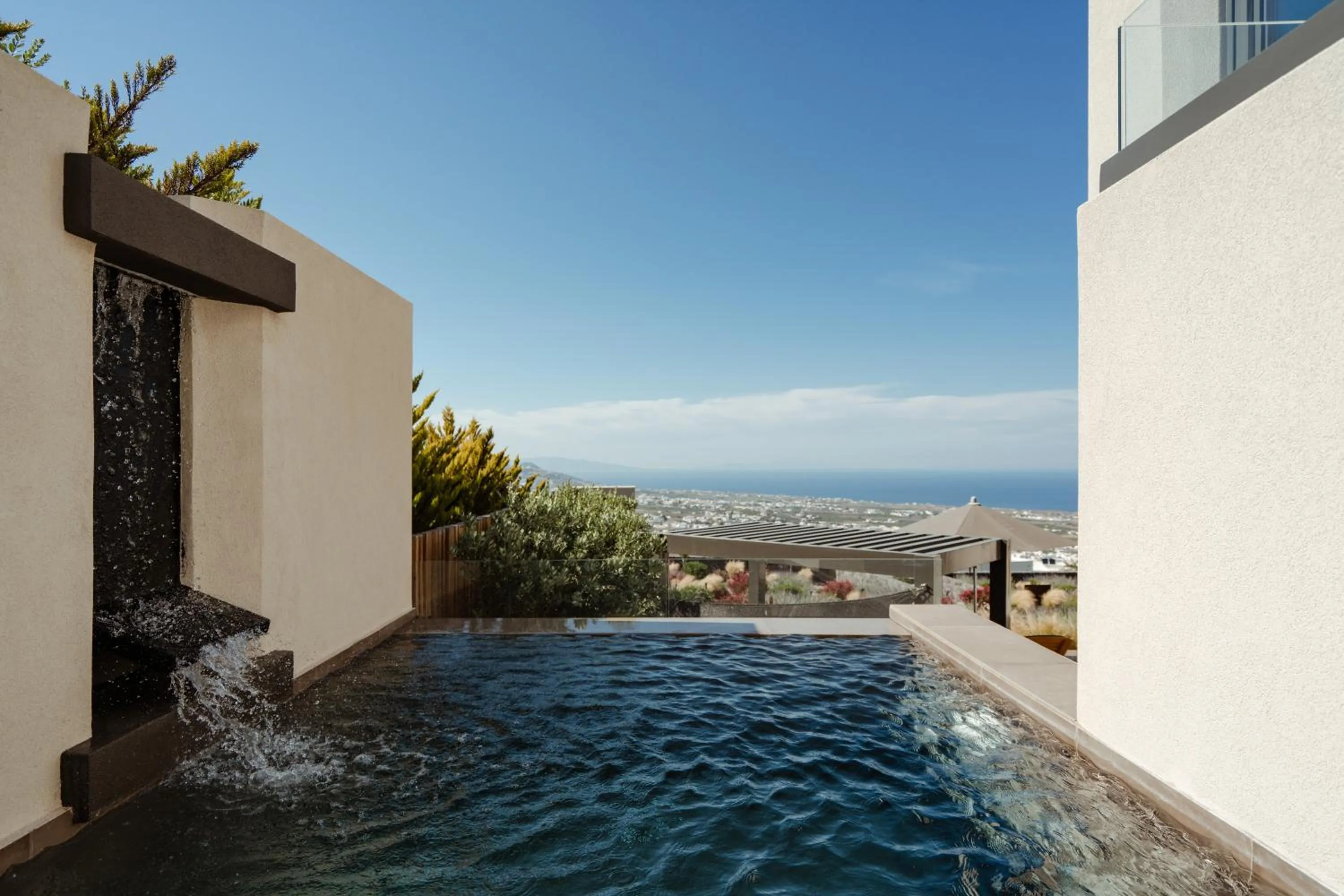 Property building in Apikia Santorini