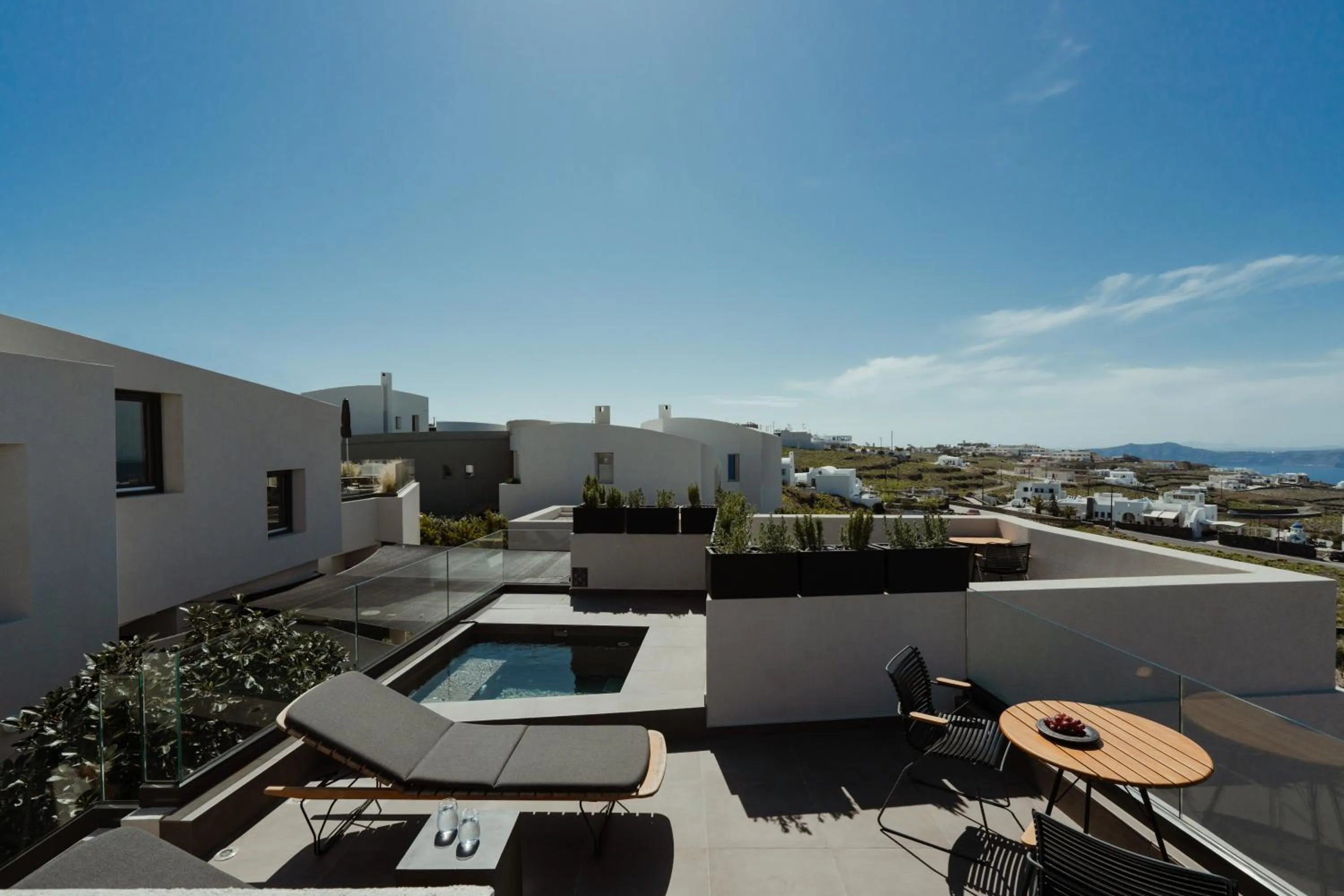 Property building in Apikia Santorini
