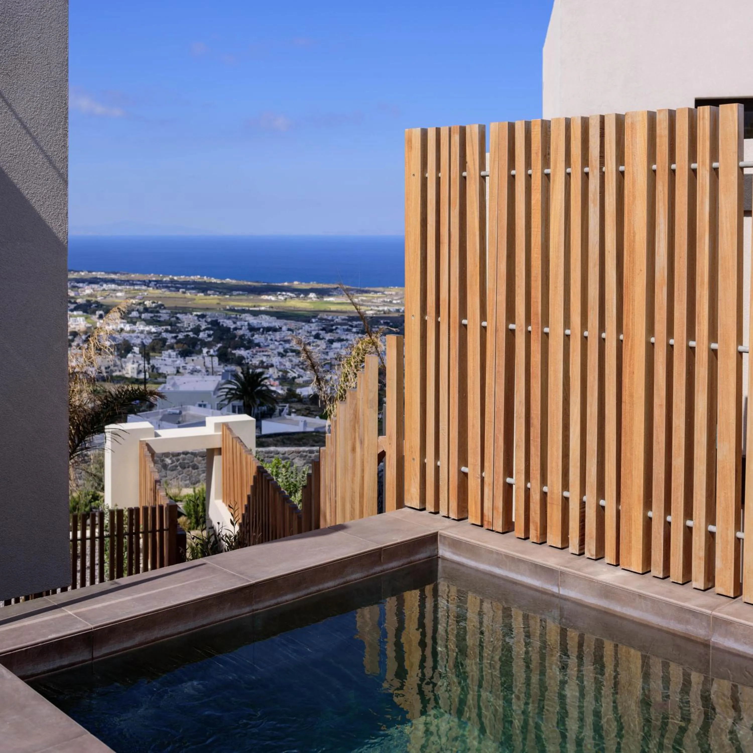 Property building in Apikia Santorini