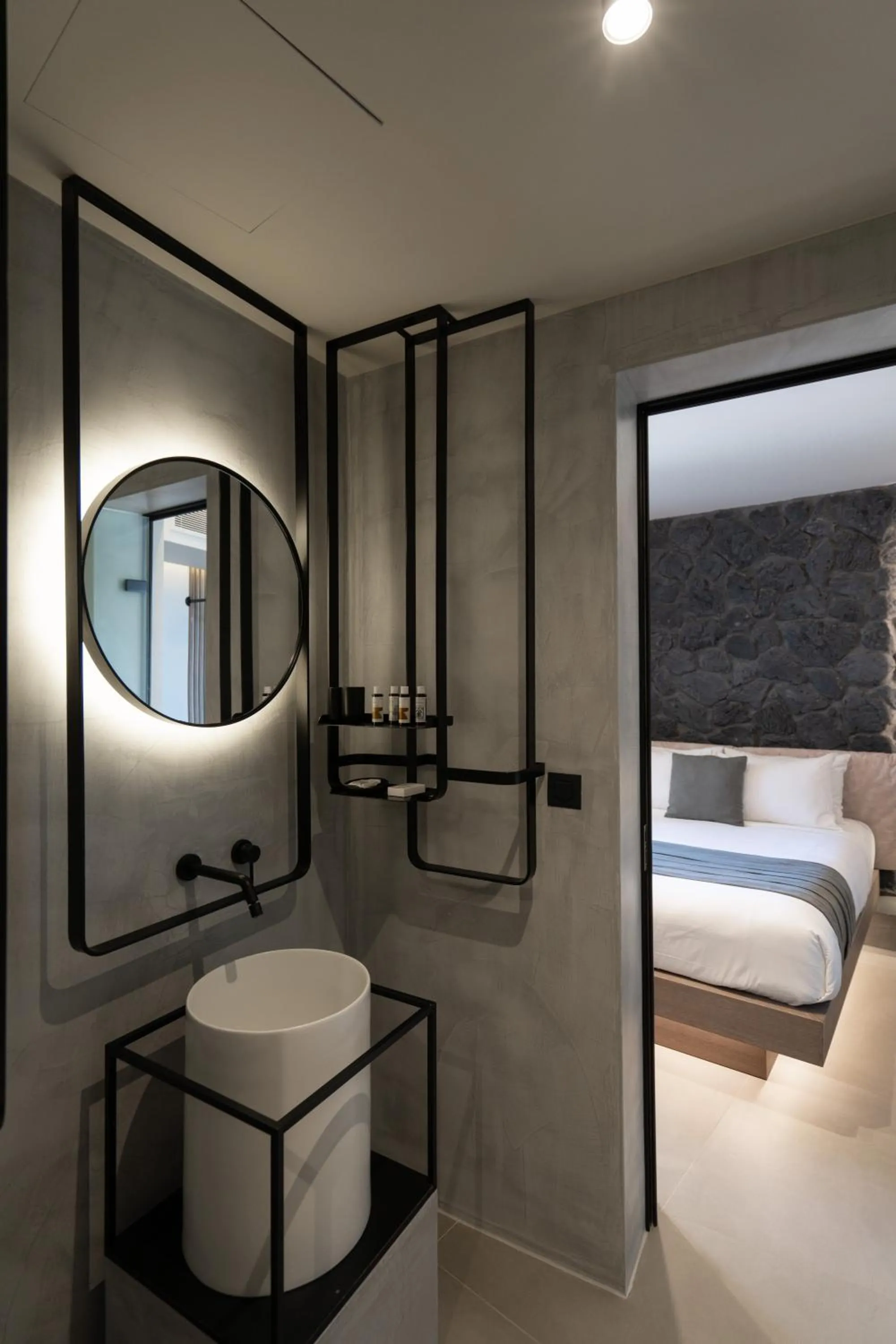 Shower, Bed in Apikia Santorini