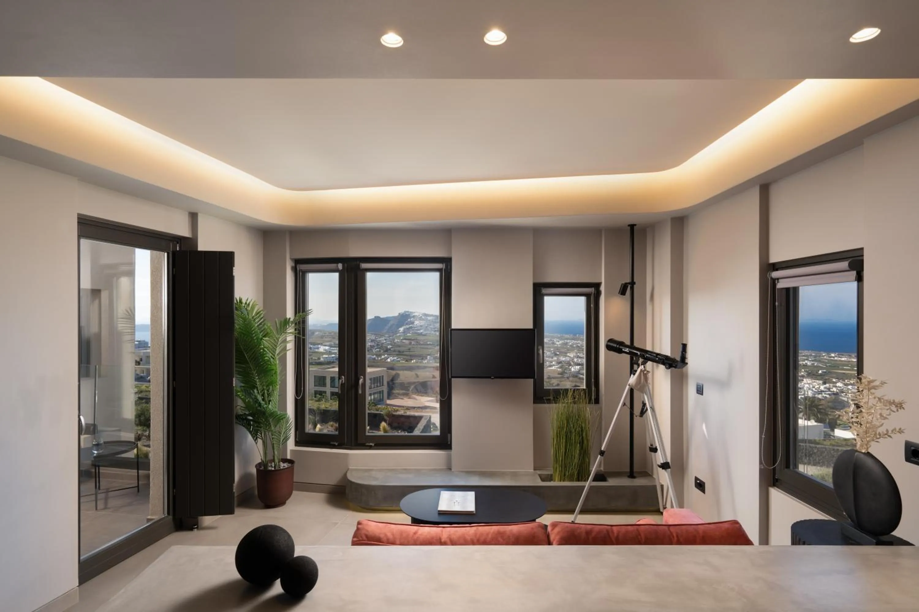 TV and multimedia in Apikia Santorini