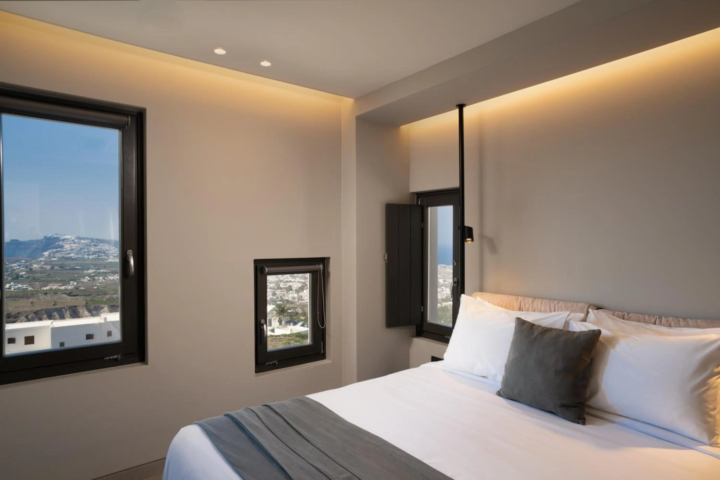 Day, Bed in Apikia Santorini