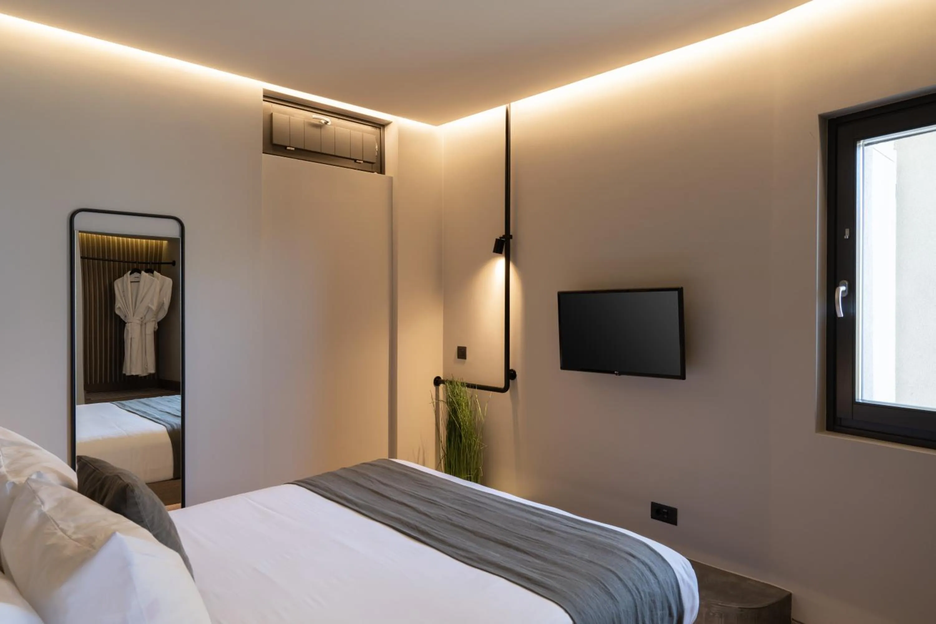 Bed in Apikia Santorini