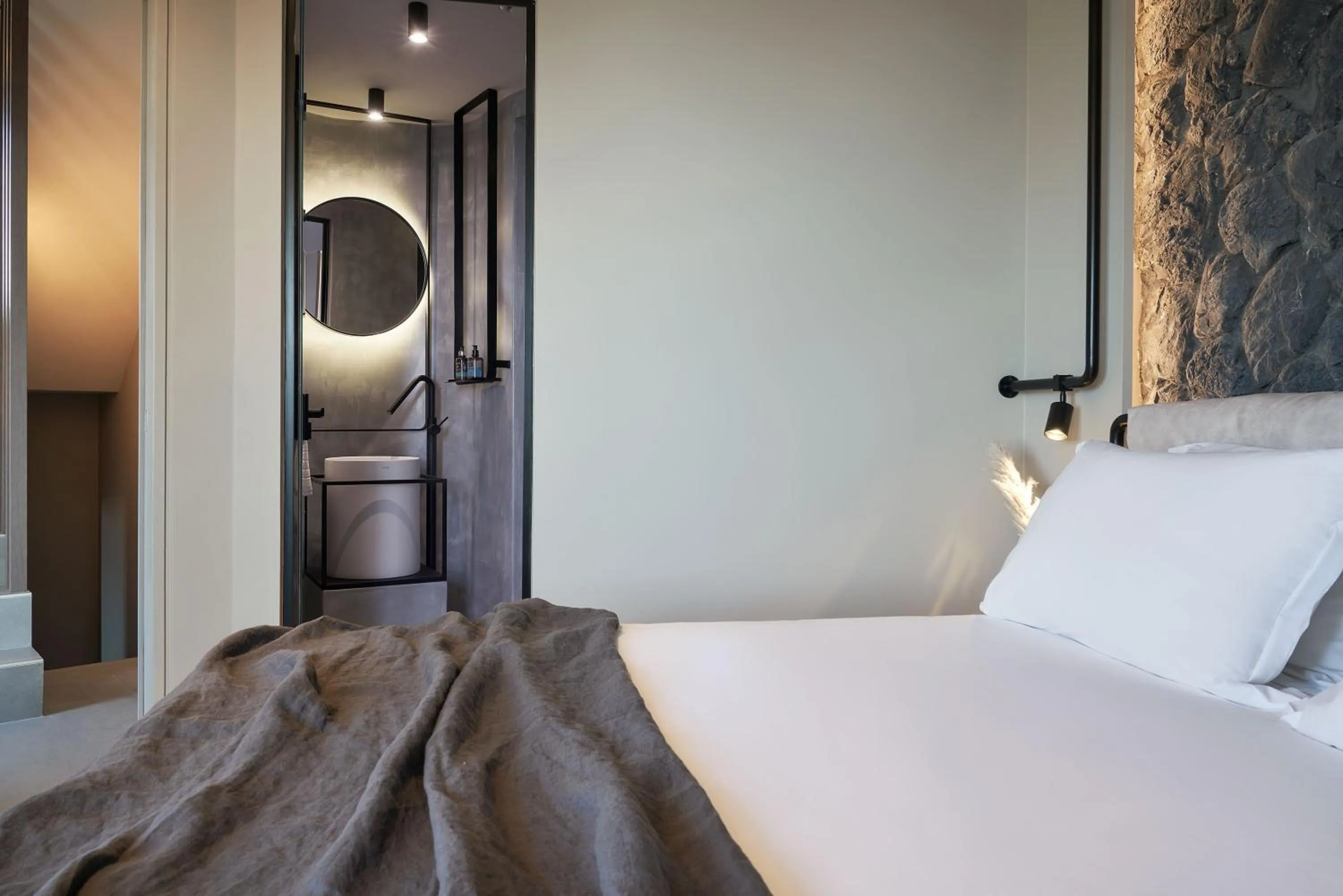 Bed in Apikia Santorini