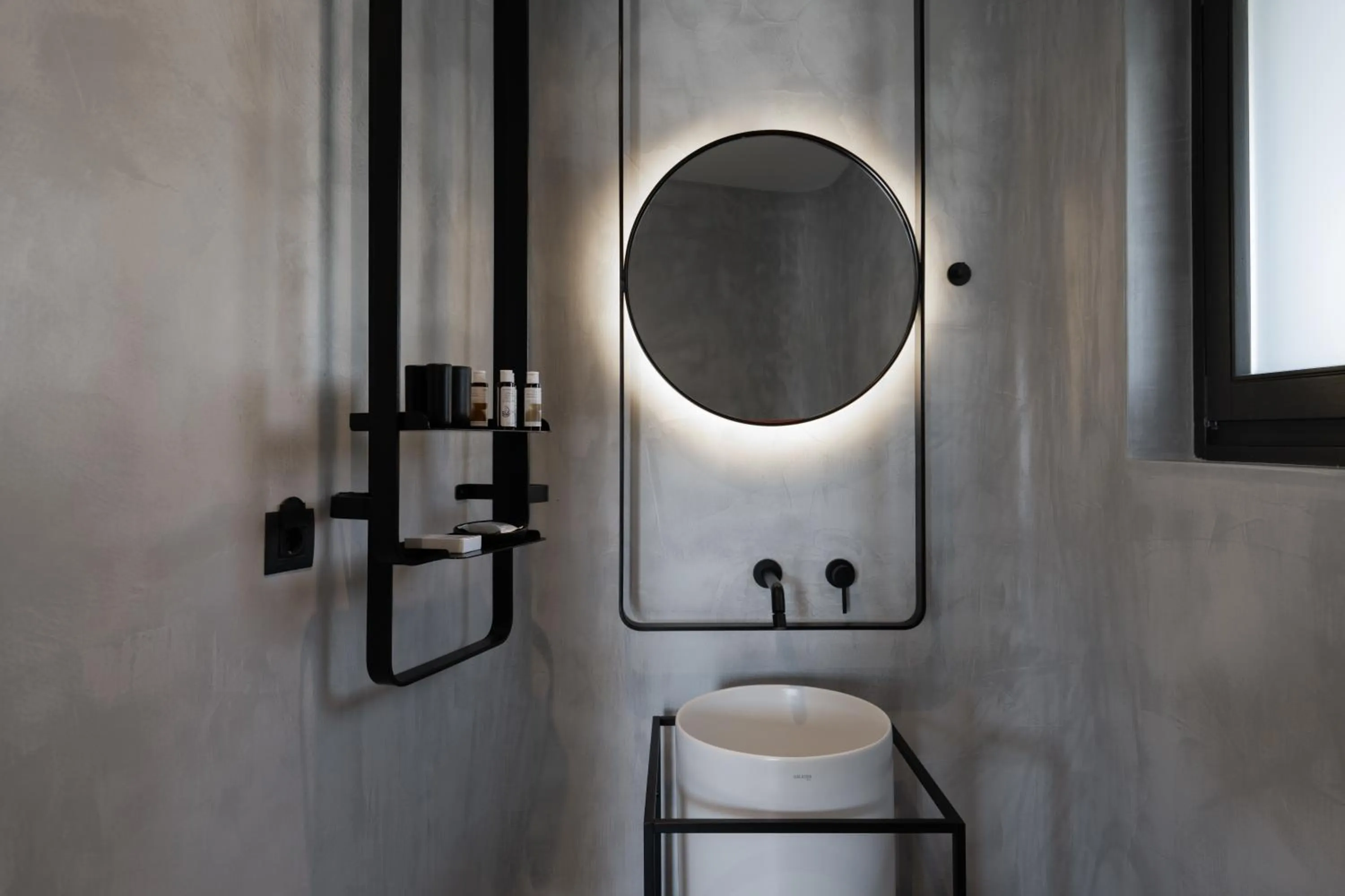 Shower in Apikia Santorini