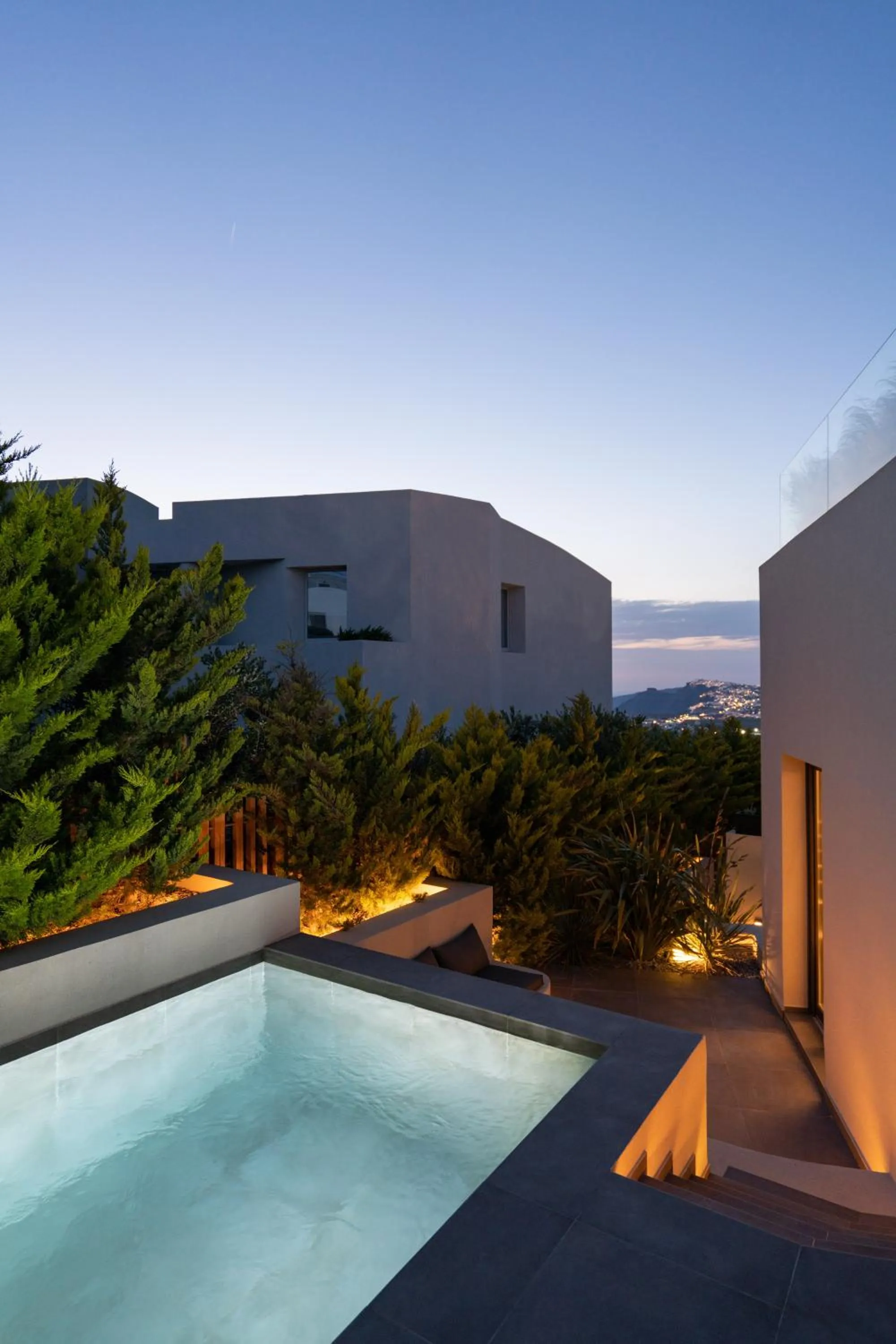 Property building in Apikia Santorini