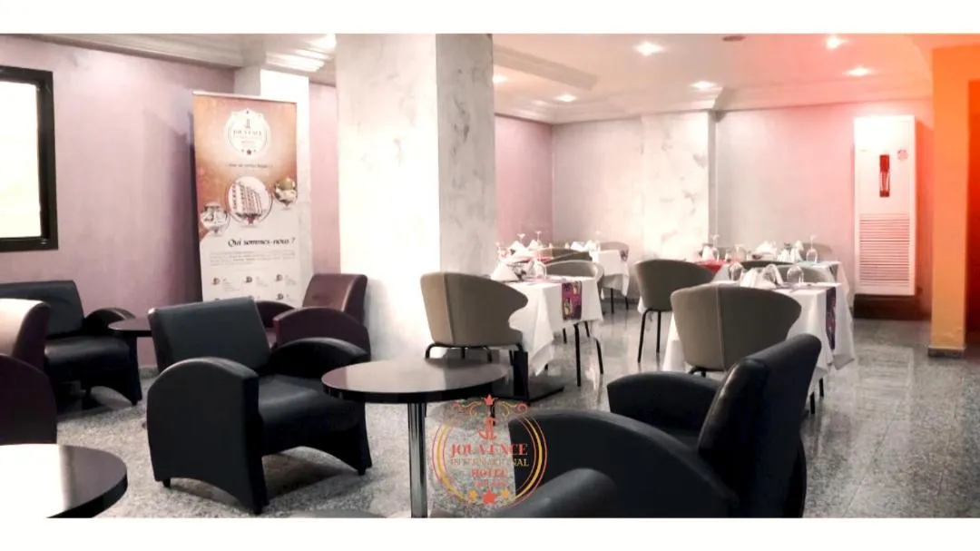 Restaurant/places to eat in Hôtel Jouvence International