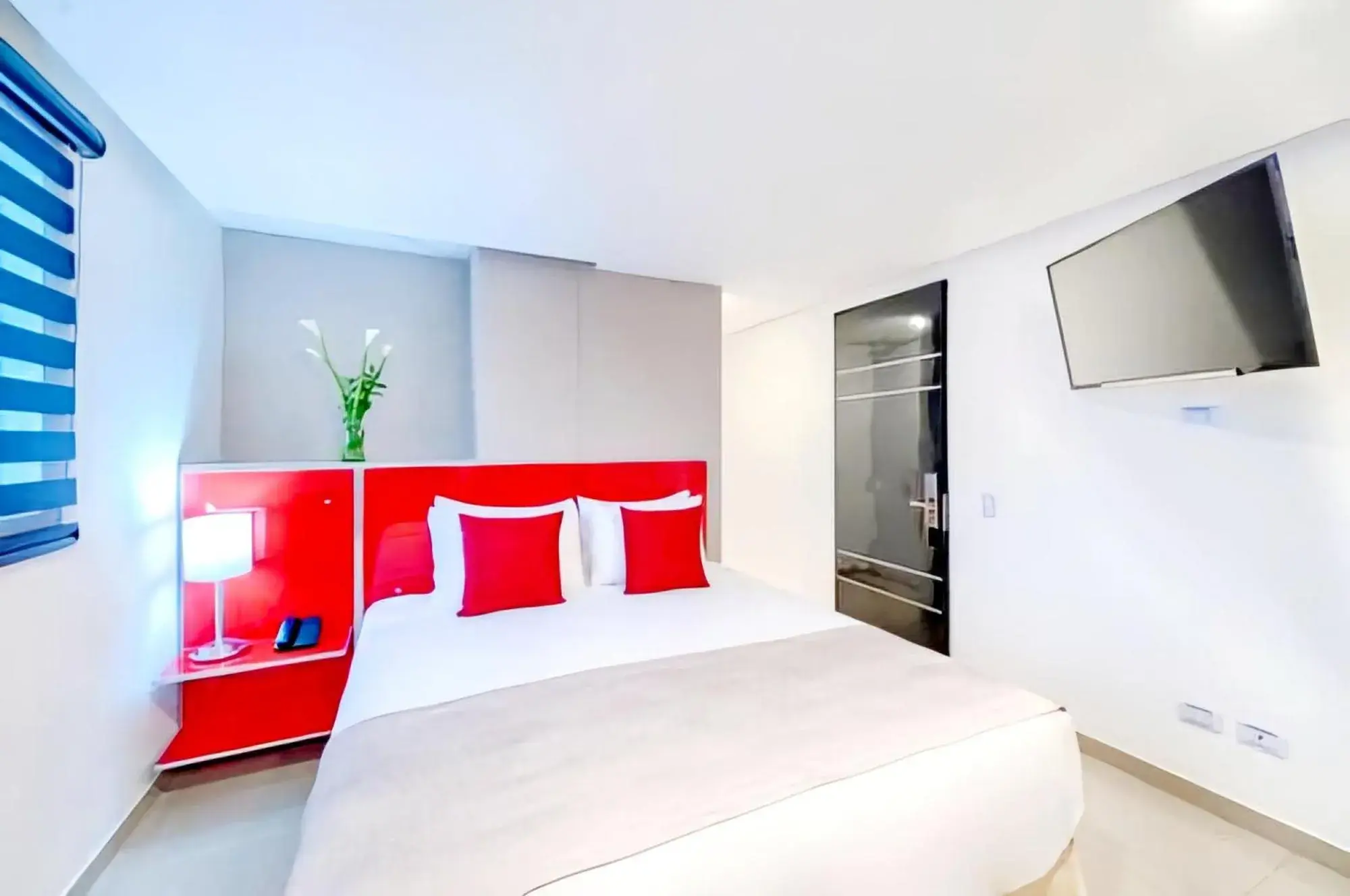 Double or Twin Room - single occupancy in Hotel Blue 66 Double or Twin Room - single occupancy in Hotel Blue 66