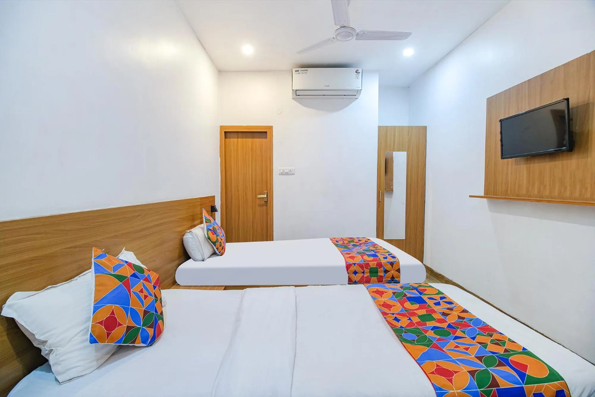 Bed in Via Anurag Residency