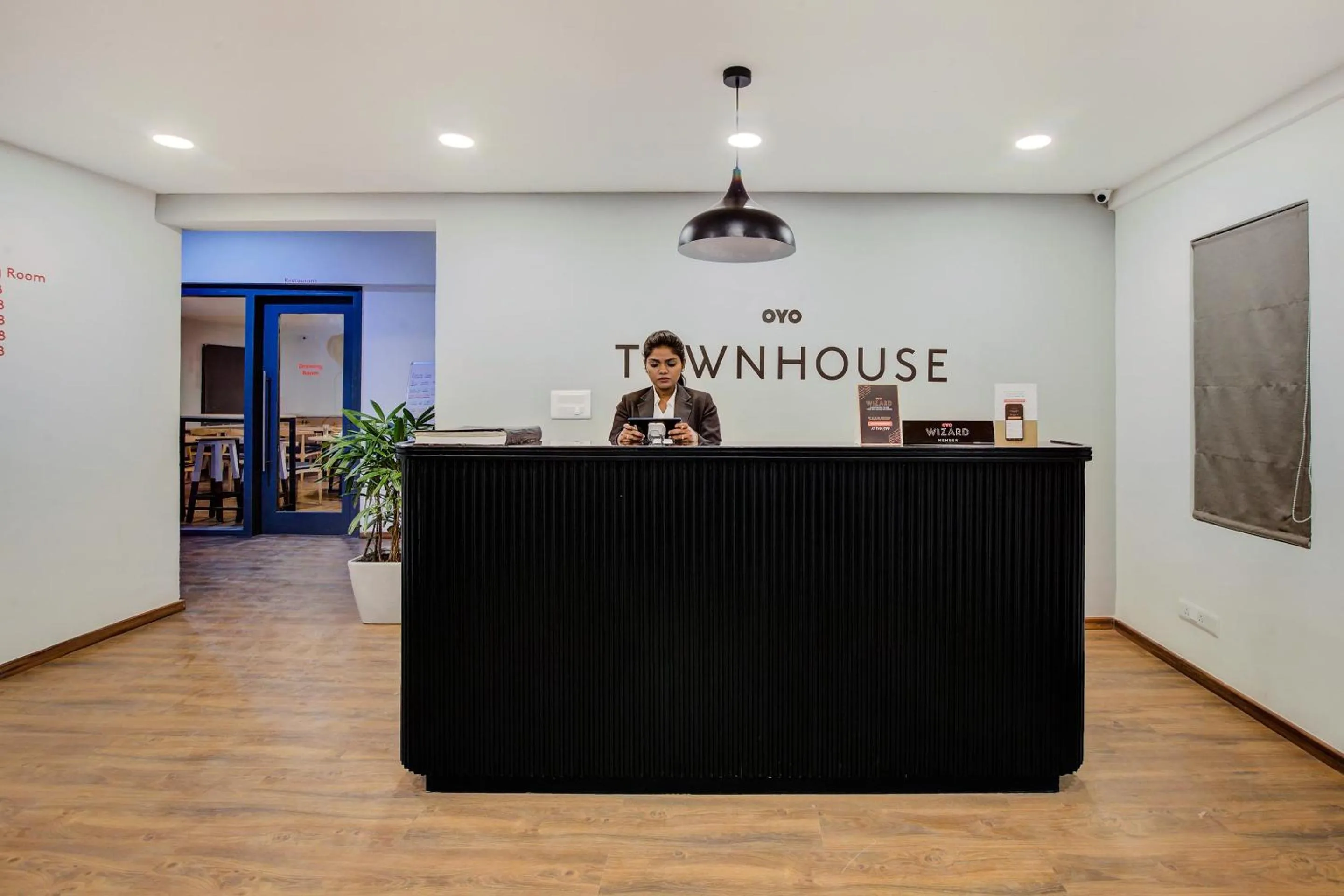 Lobby or reception in Super OYO 76438 hotel APS INN