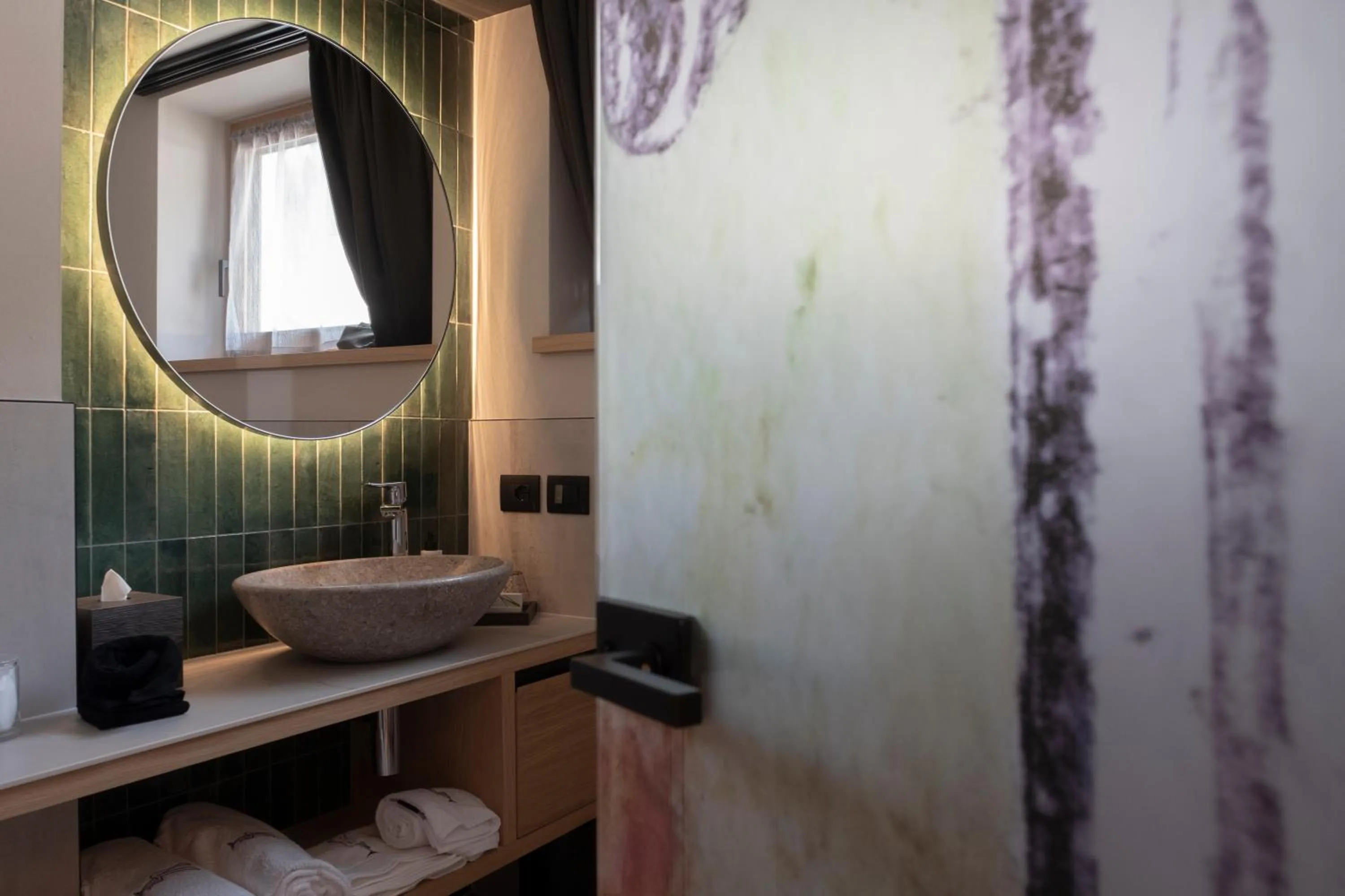 Bathroom in Locanda degli Artisti Art Hotel