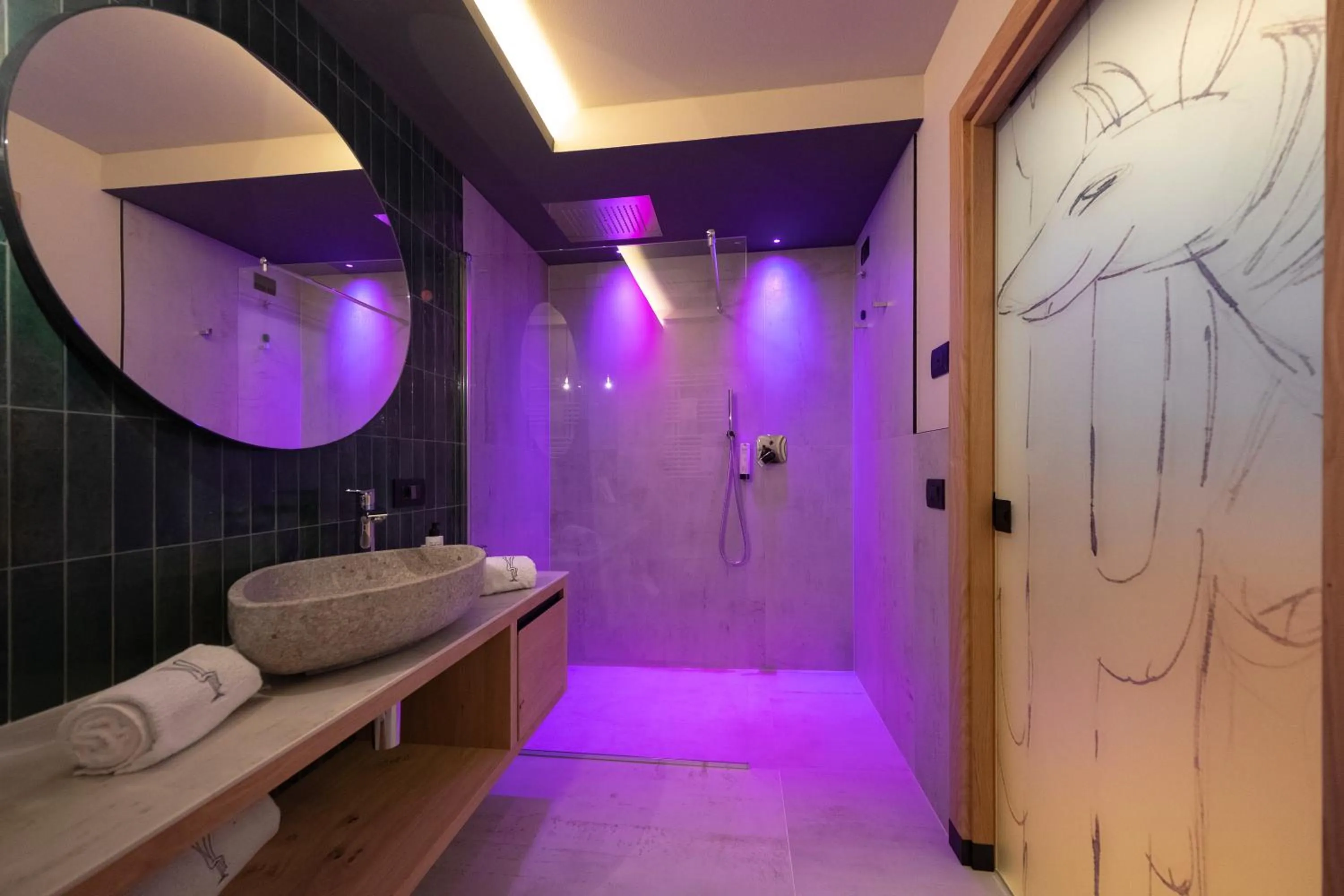 Shower in Locanda degli Artisti Art Hotel