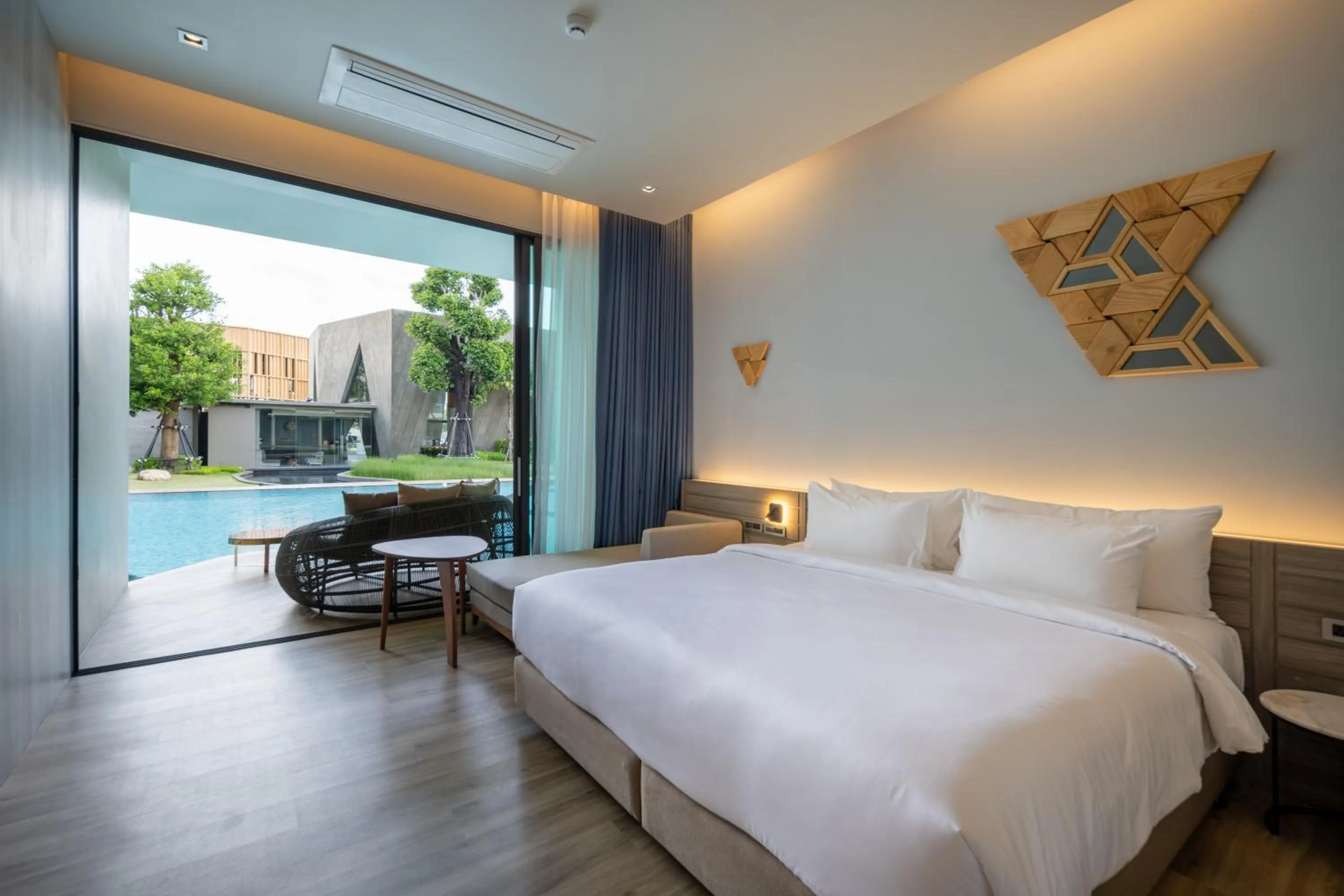 View (from property/room), Bed in The Signature Hotel Airport