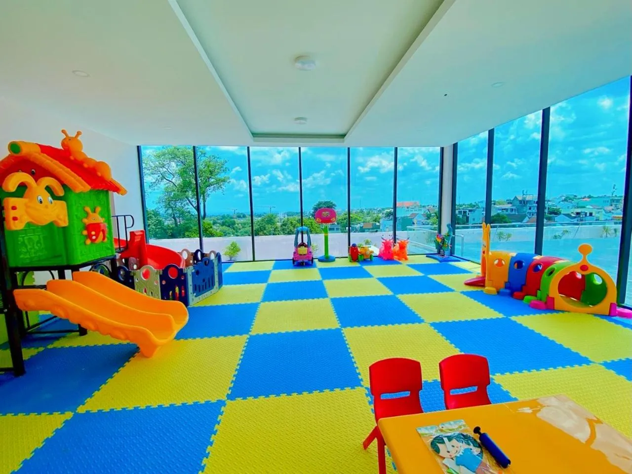 Children play ground in Elephants Hotel