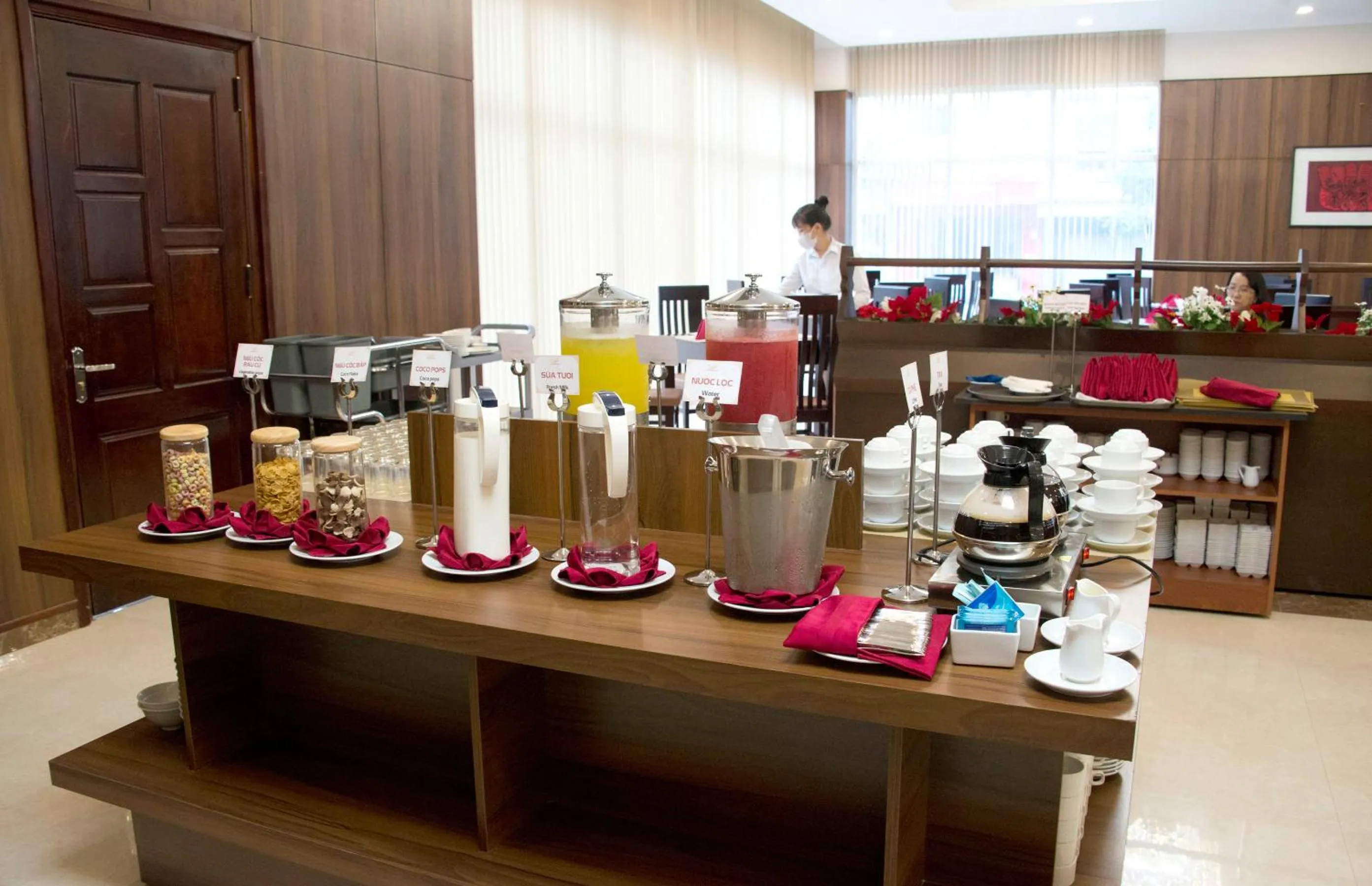 Breakfast in Elephants Hotel