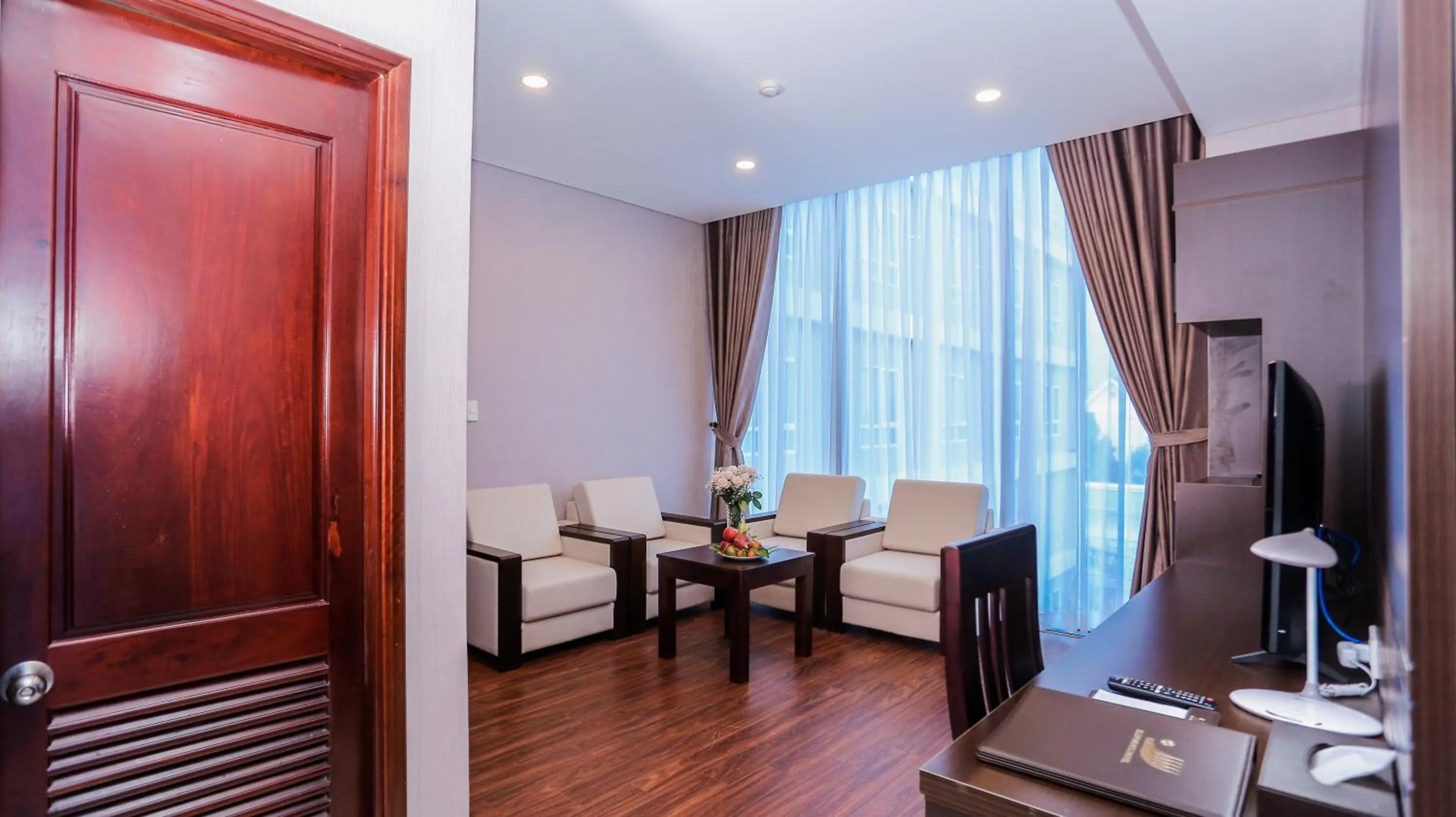 Photo of the whole room in Elephants Hotel