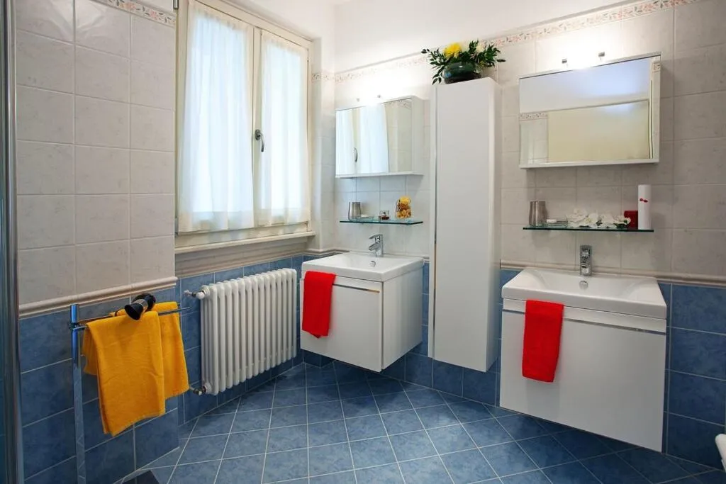 Bathroom in Tremezzo Residence 3-1 of 11 apartments in an exclusive residence by Italian Apartments