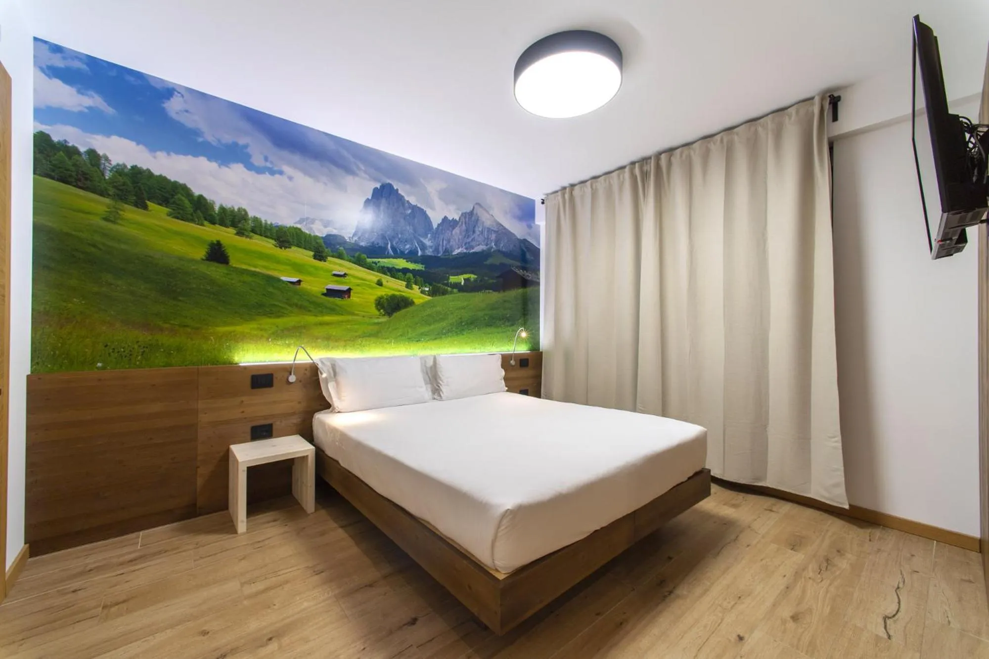 Bed in YUGOGO PELLICO 8 Trento Centro