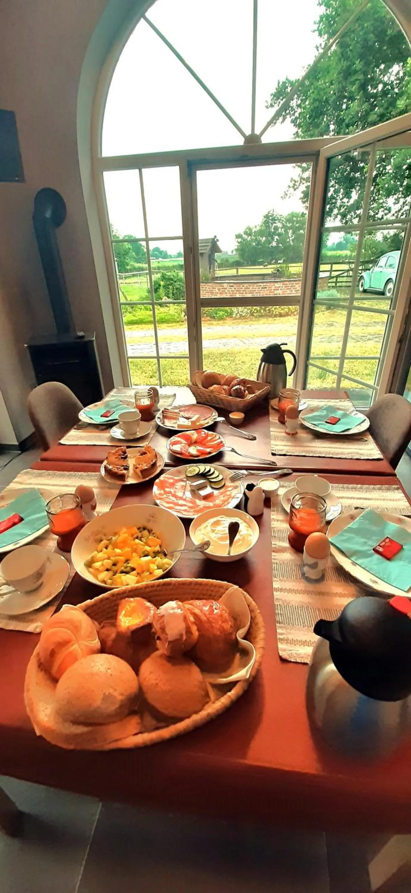 Food and drinks in B & B Victors Hof, met zwemvijver in landelijke setting