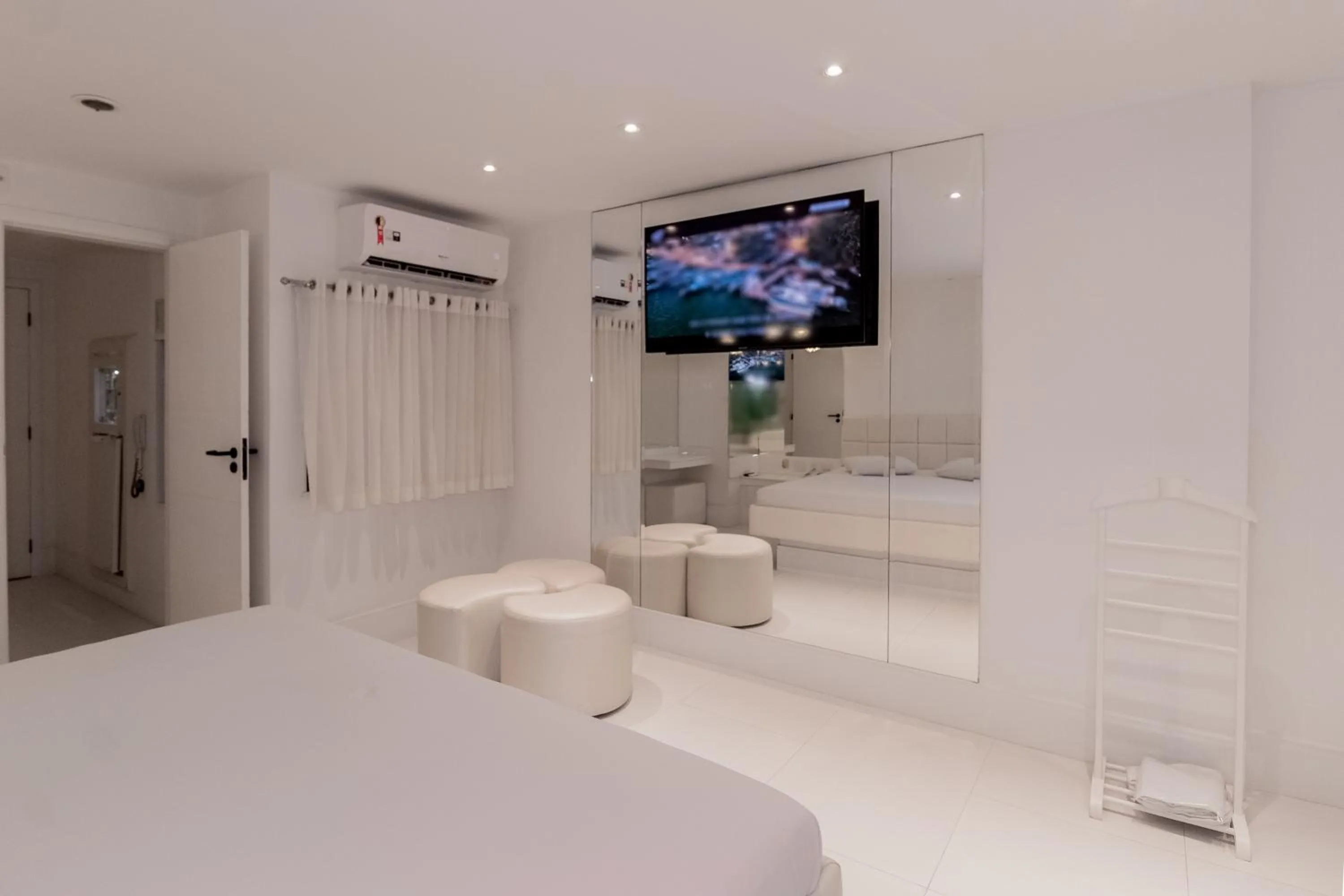 BAMBINA HOTEL -Adultos Somente