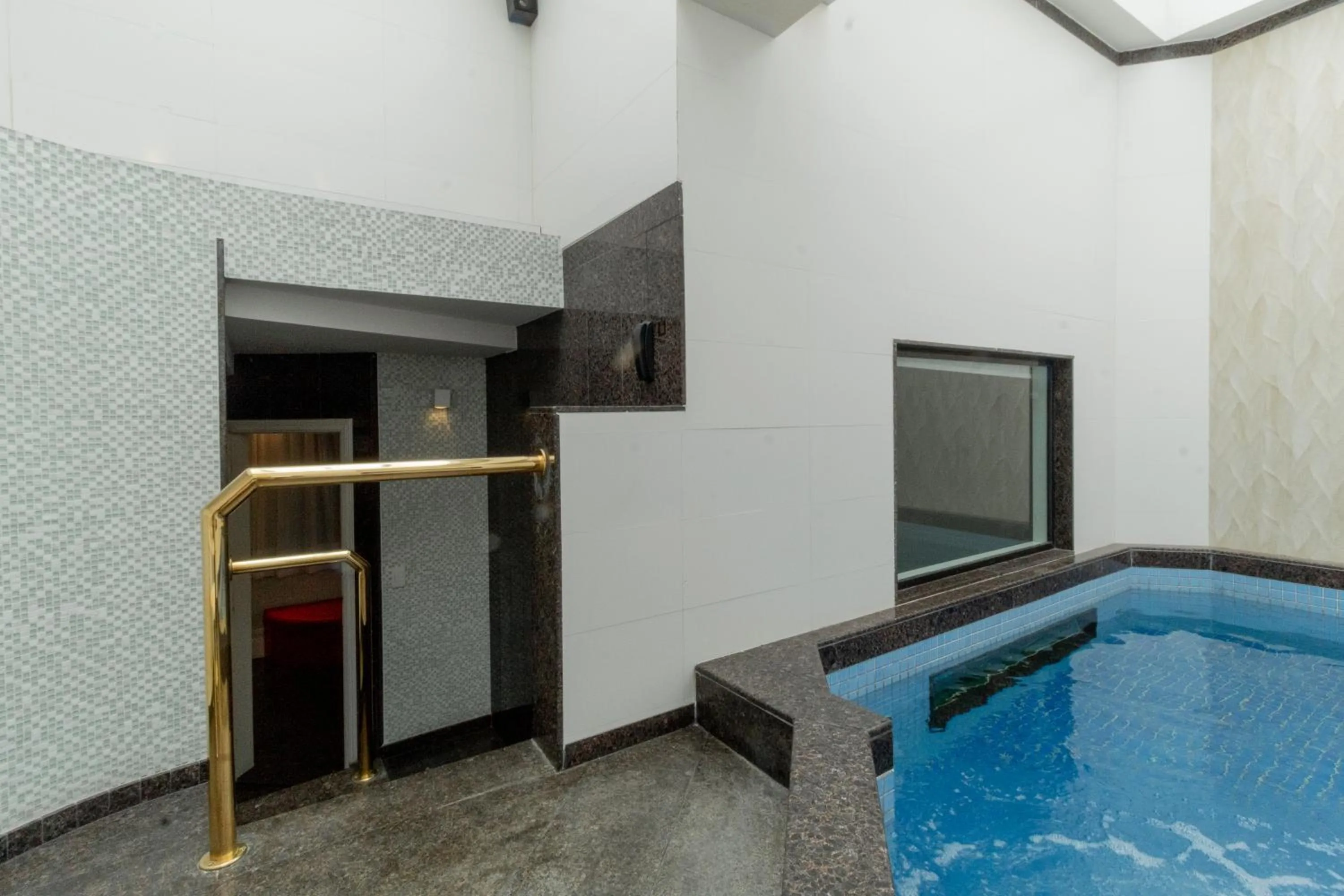 BAMBINA HOTEL -Adultos Somente