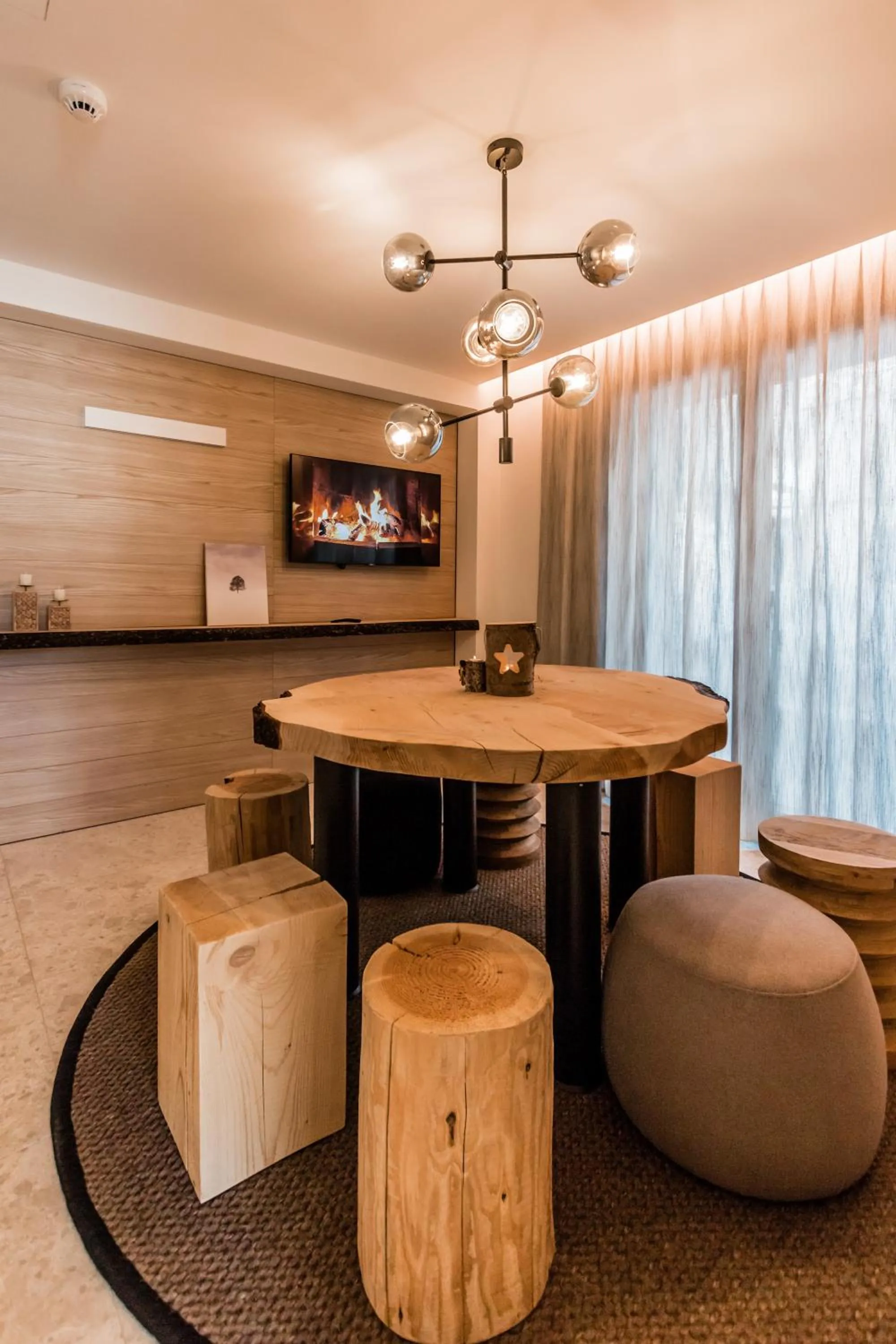 Lobby or reception in The Base Andermatt