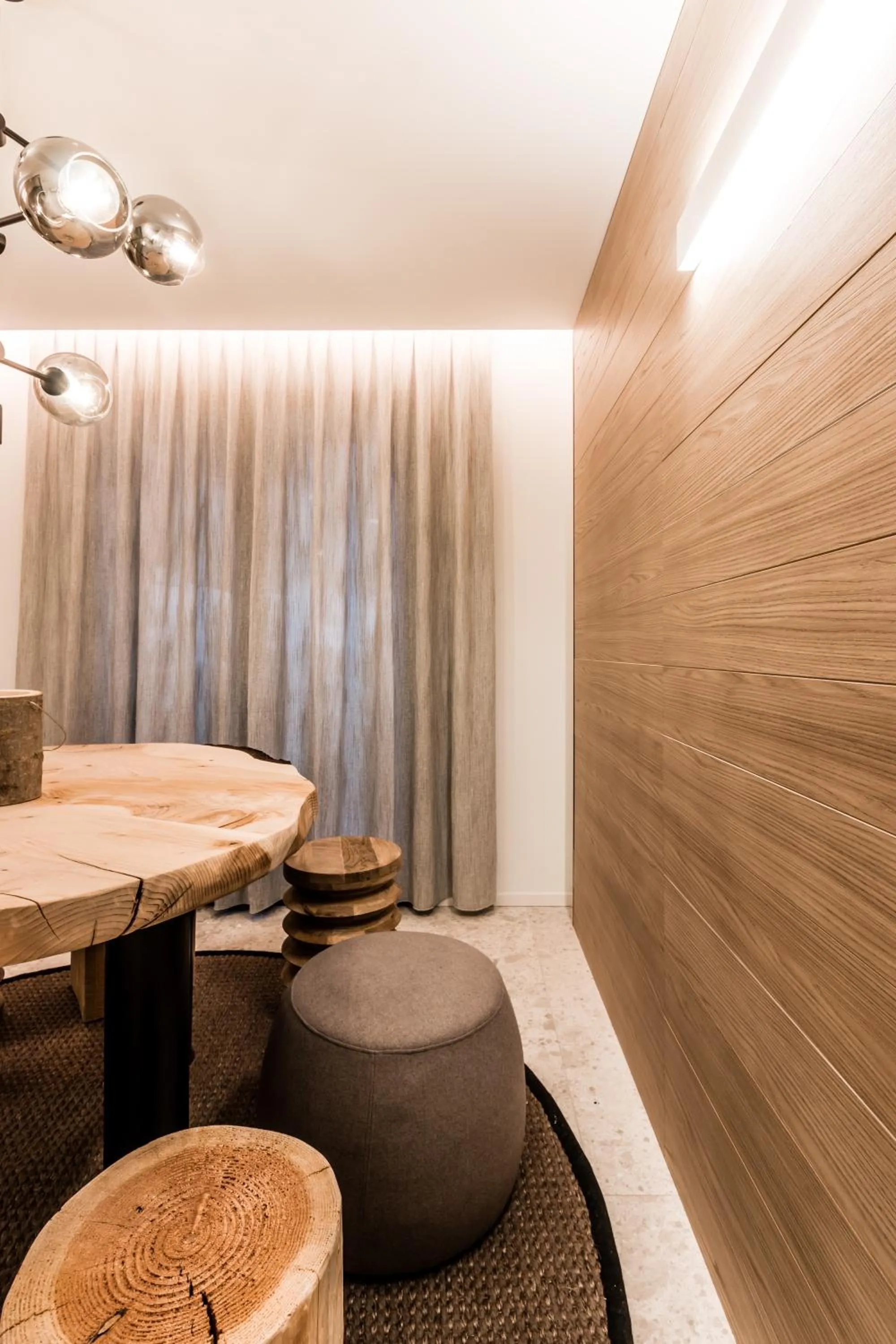 Lobby or reception in The Base Andermatt