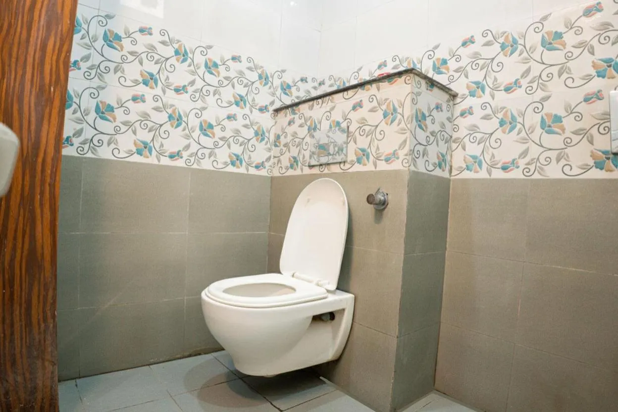 Bathroom in Trippme Rishikesh - Boutique Hostel, Tapovan