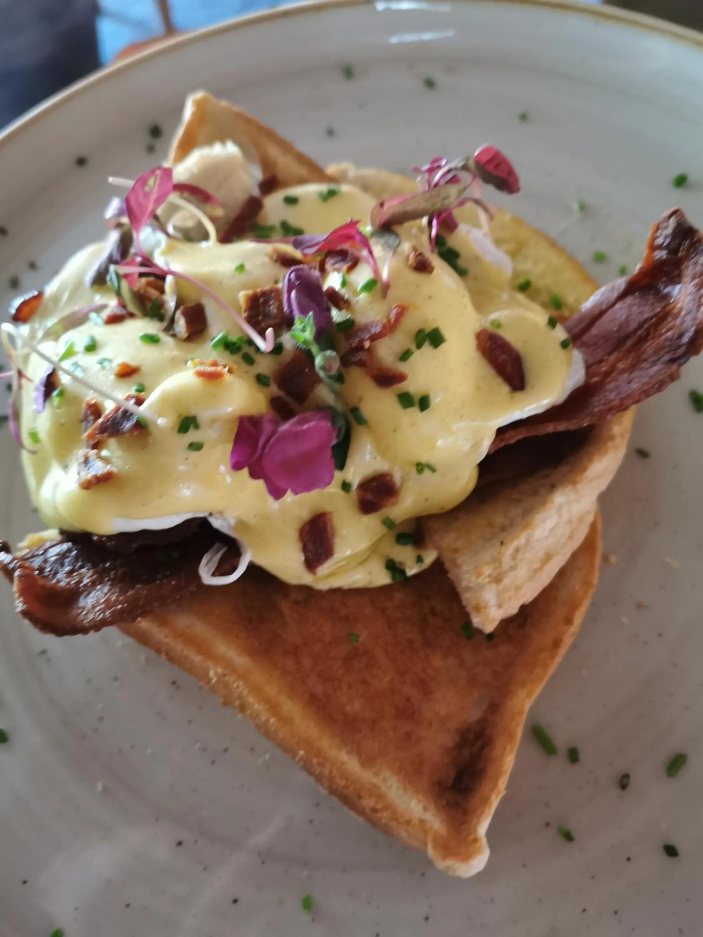 American breakfast in JJs Lodge Lakewood