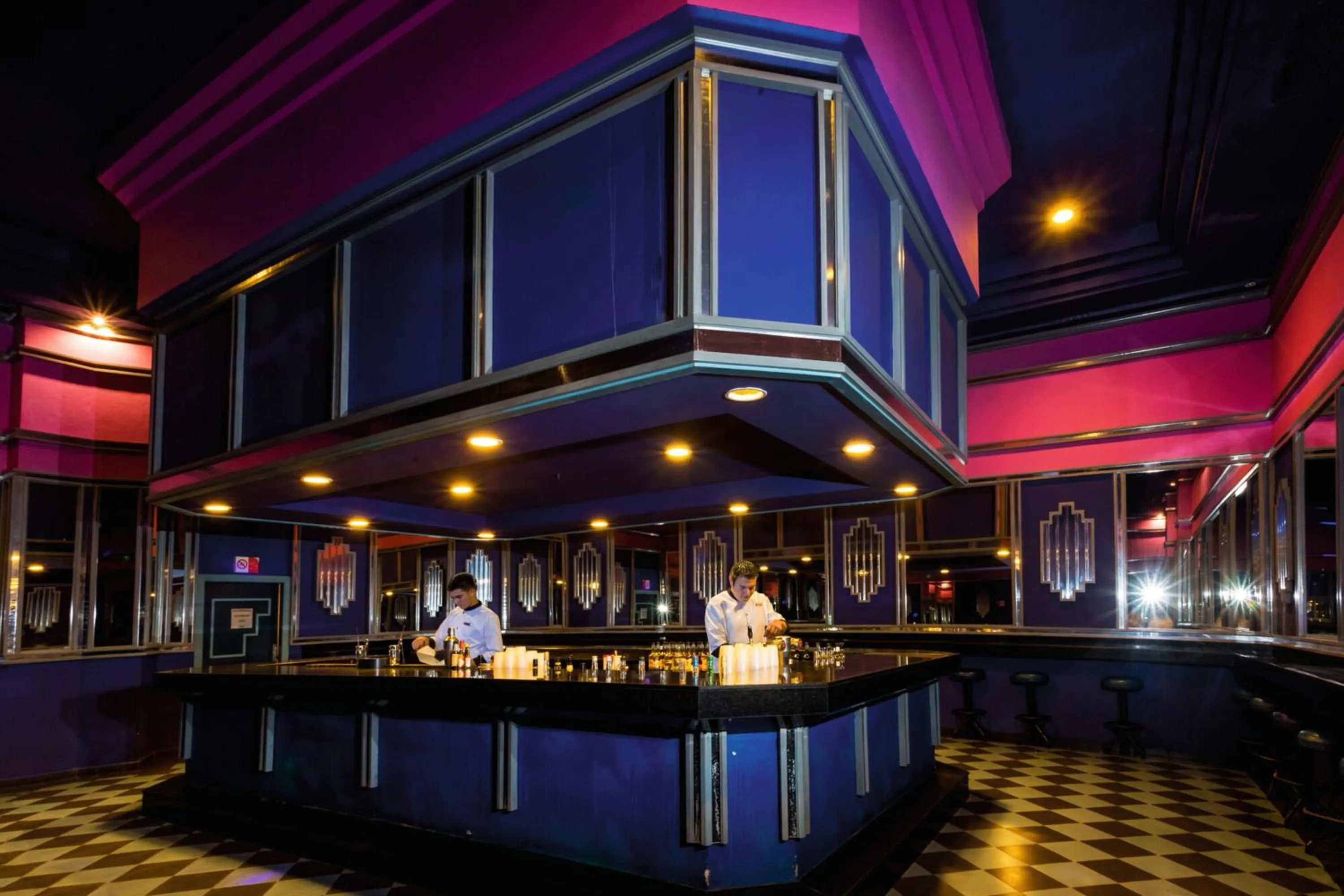 Lounge or bar in Riu Emerald Bay - All Inclusive